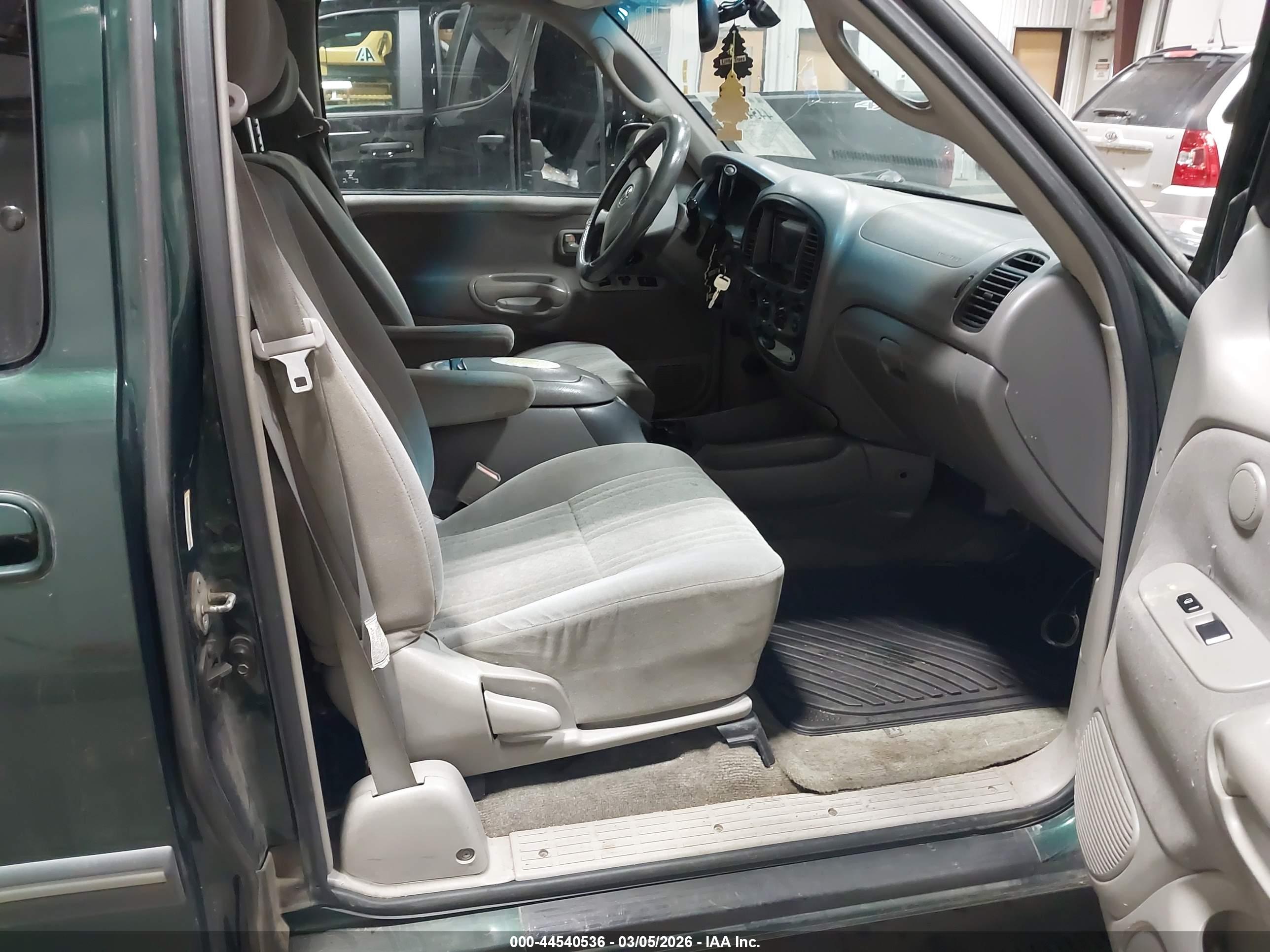 TOYOTA TUNDRA image 5