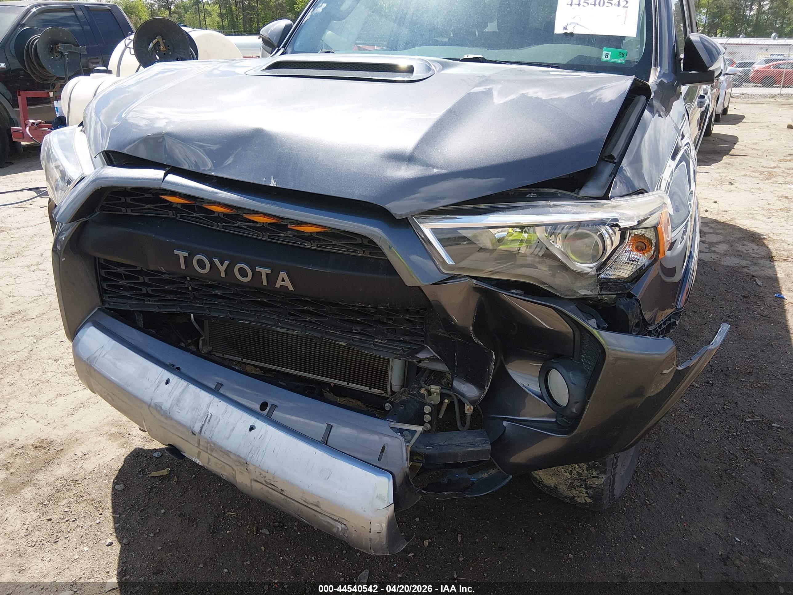 TOYOTA 4RUNNER image 6