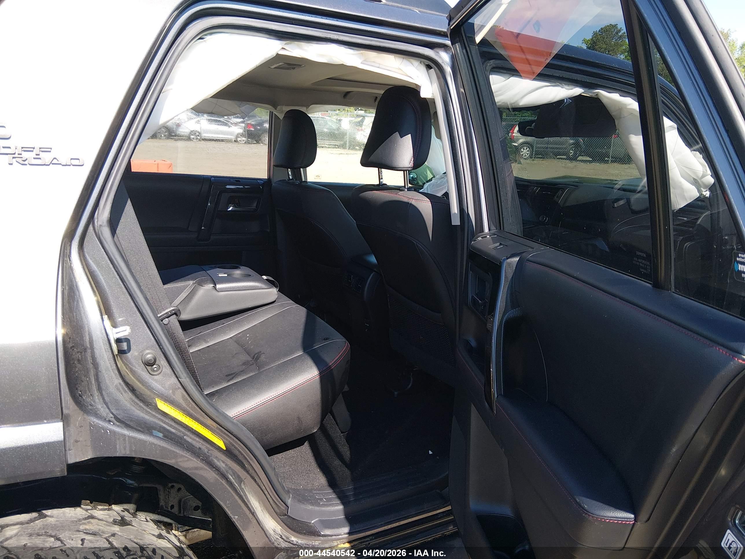 TOYOTA 4RUNNER image 8