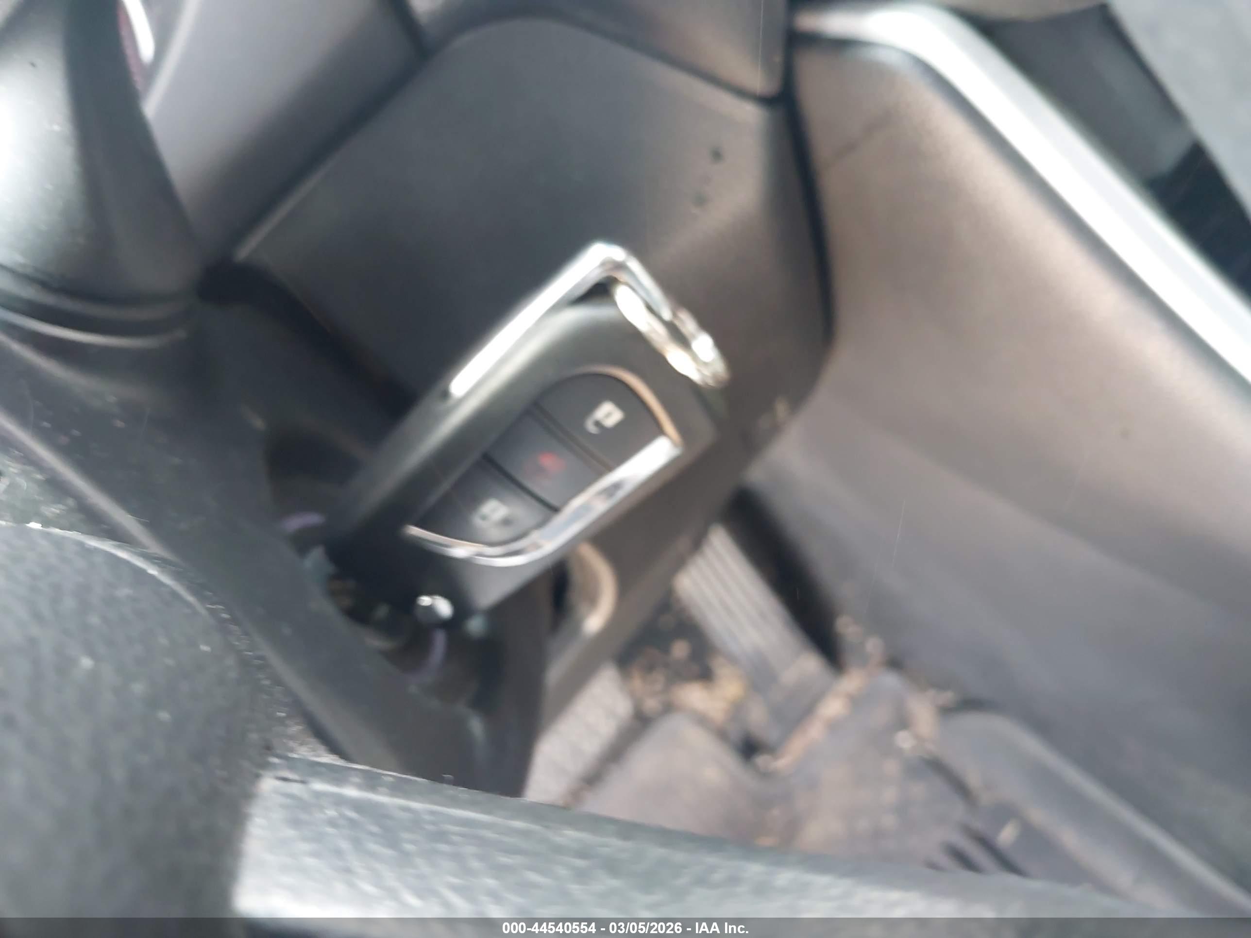 TOYOTA RAV4 image 11