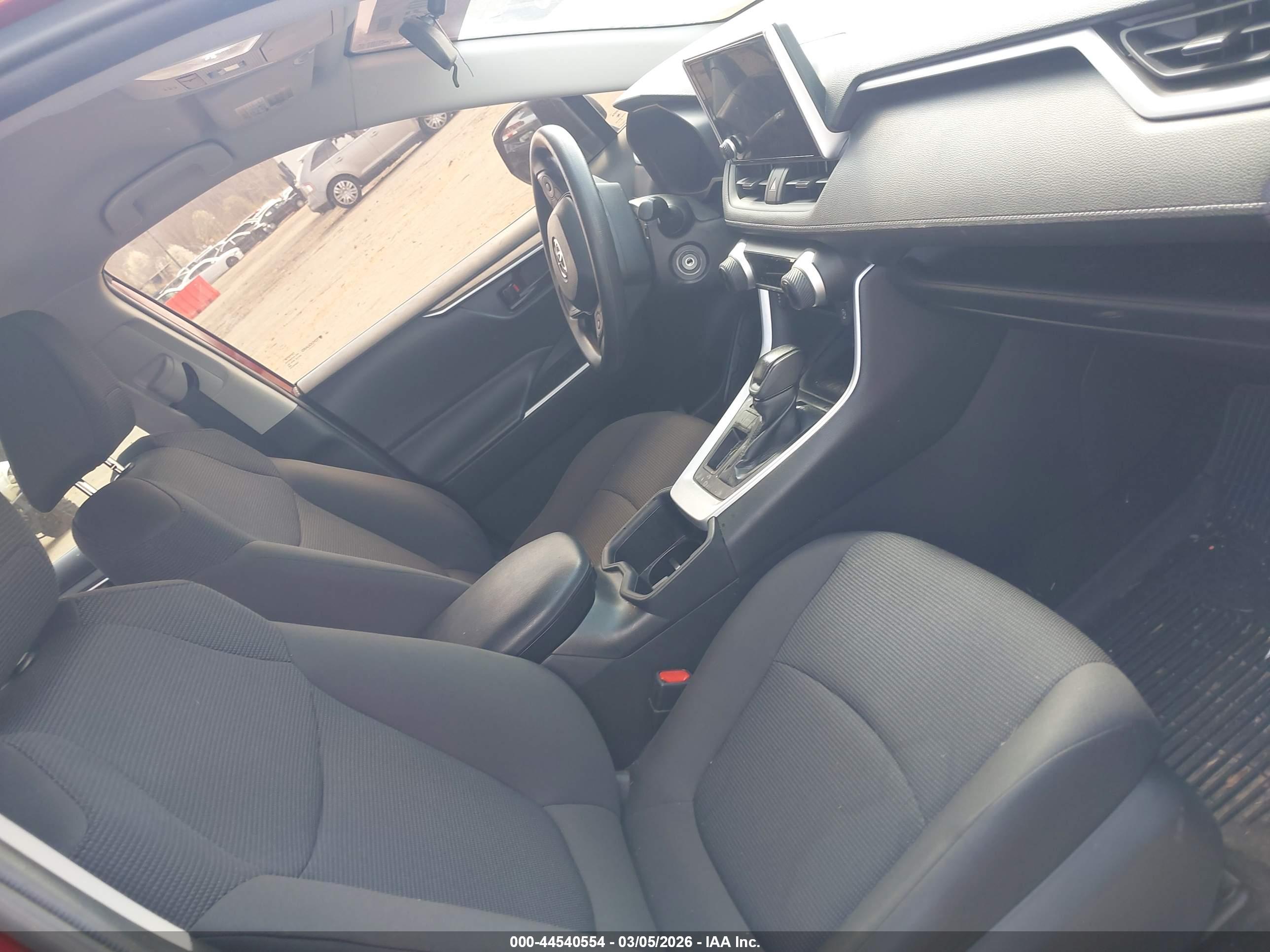 TOYOTA RAV4 image 5