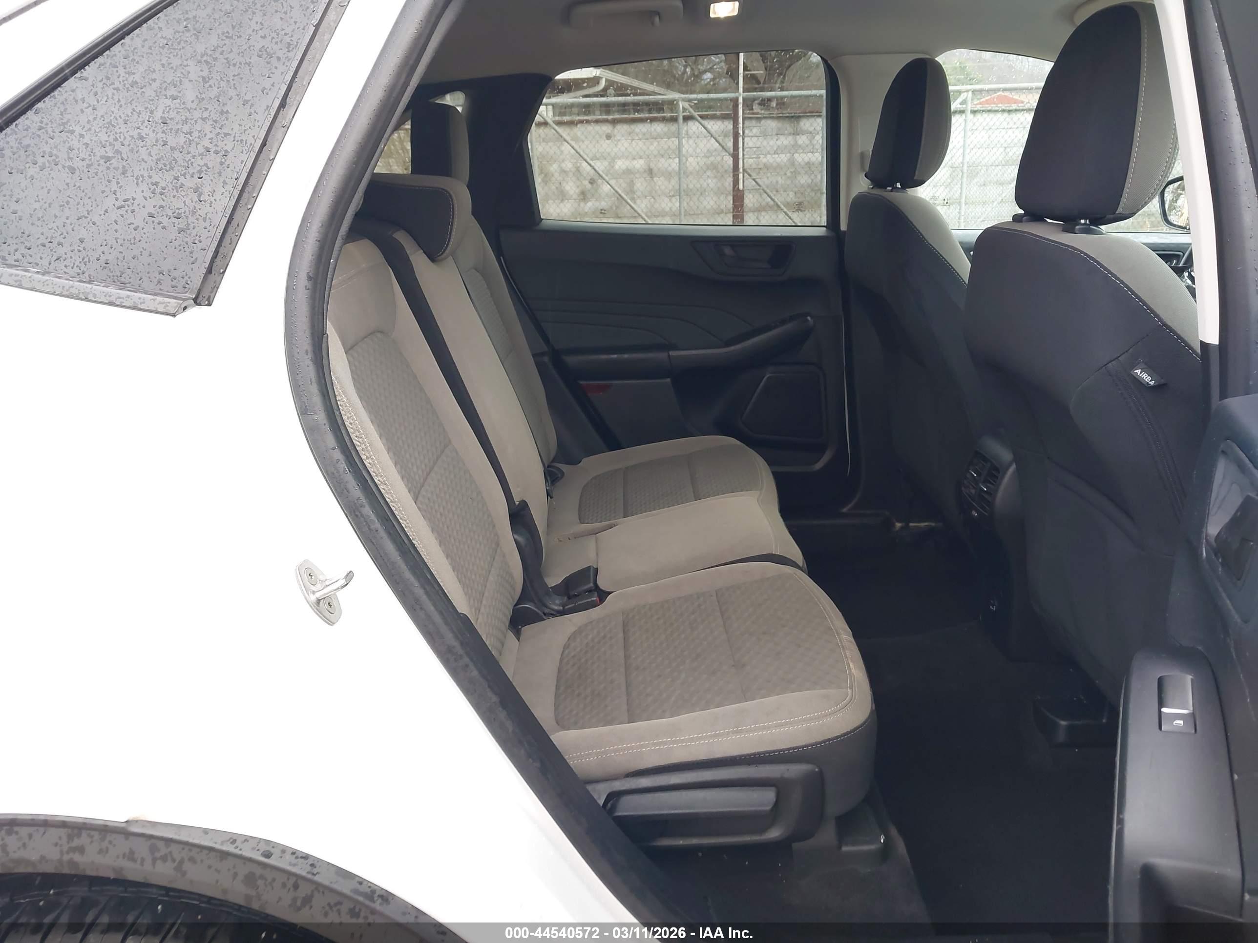 FORD ESCAPE image 8