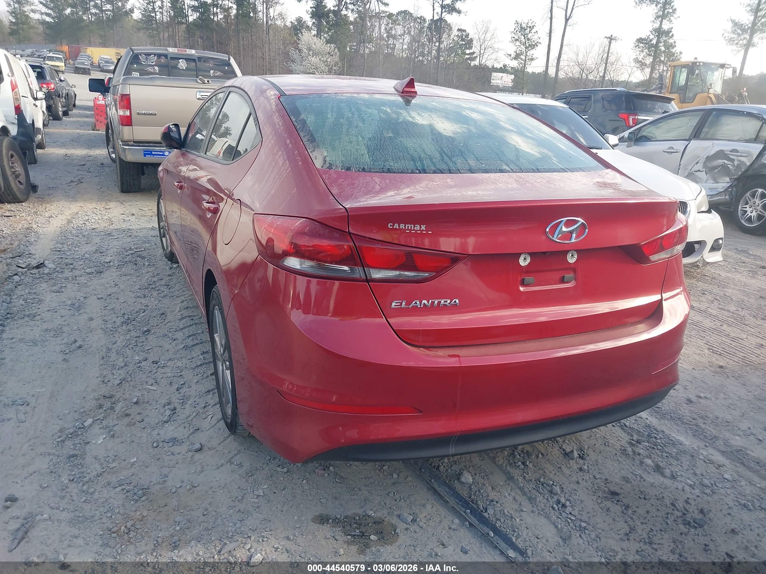 HYUNDAI ELANTRA image 3