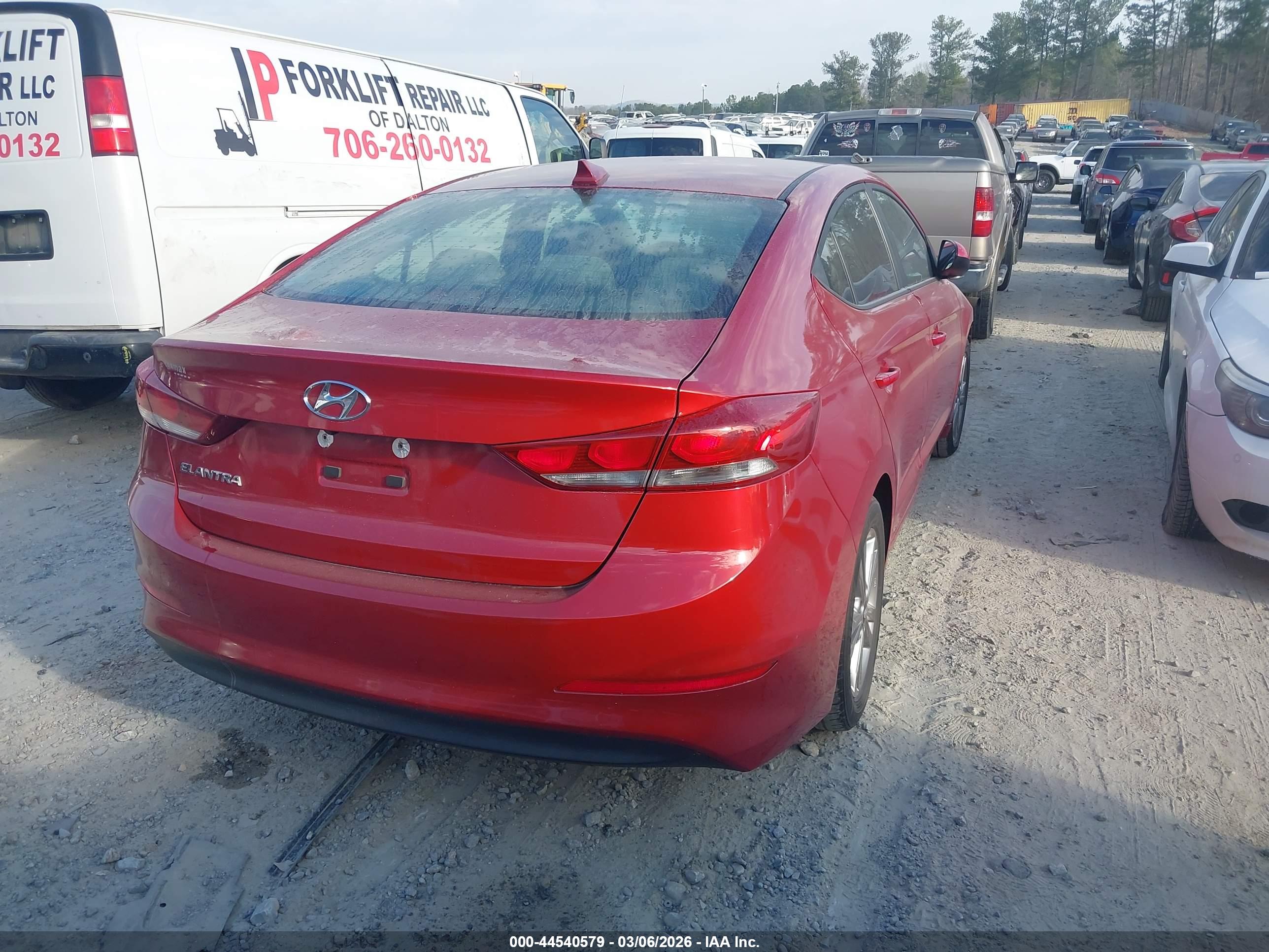 HYUNDAI ELANTRA image 4