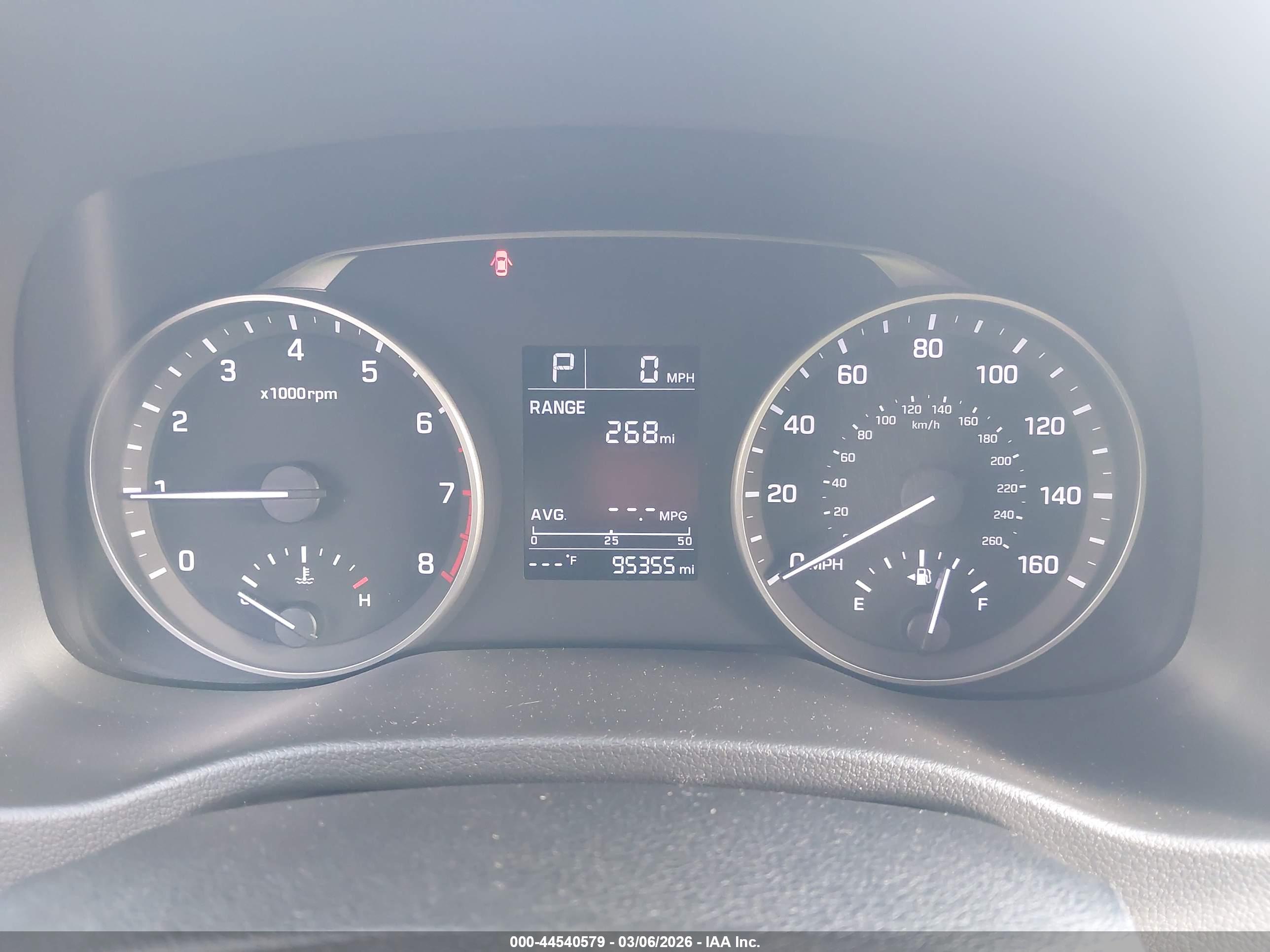 HYUNDAI ELANTRA image 7