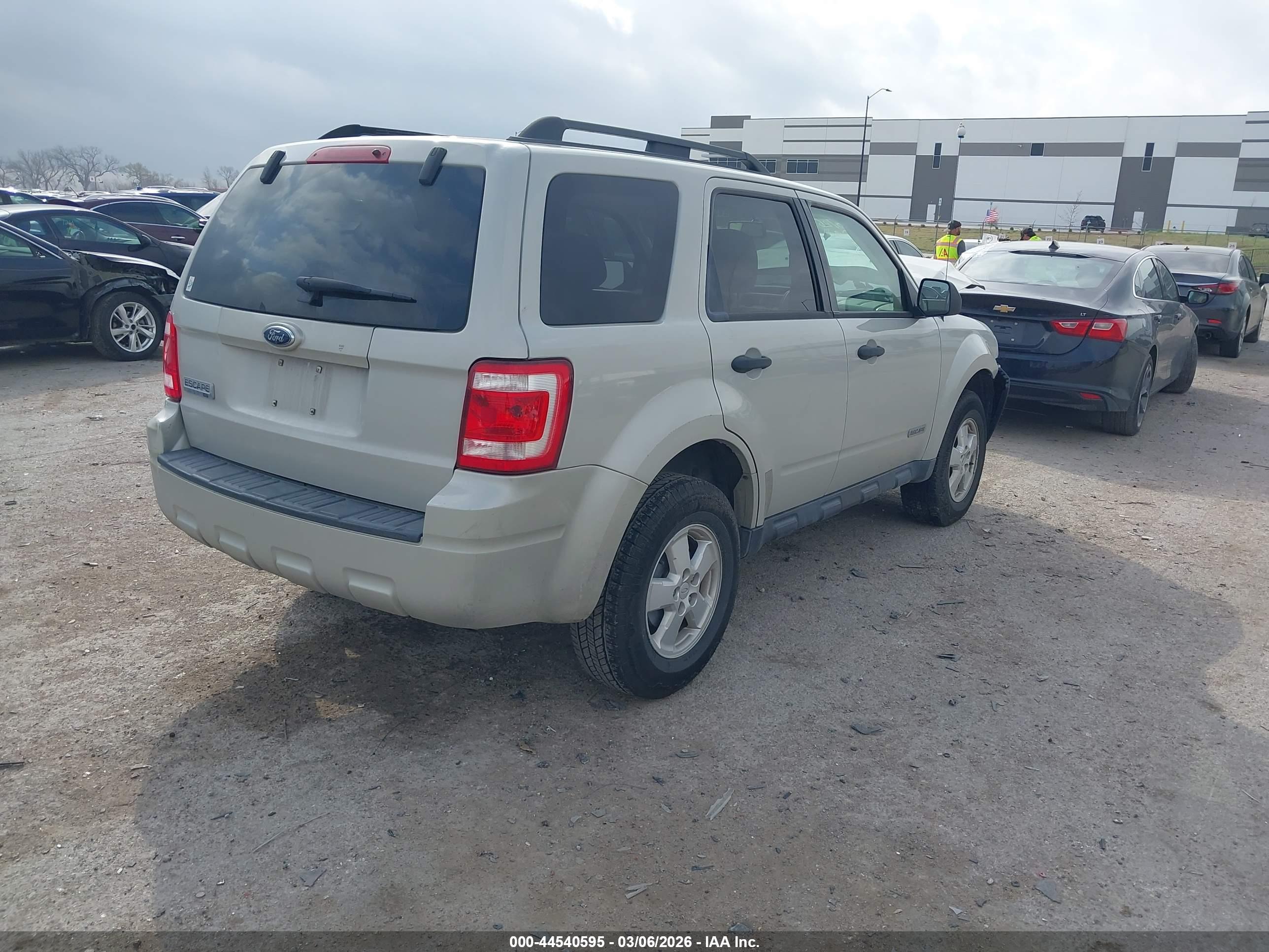 FORD ESCAPE image 4