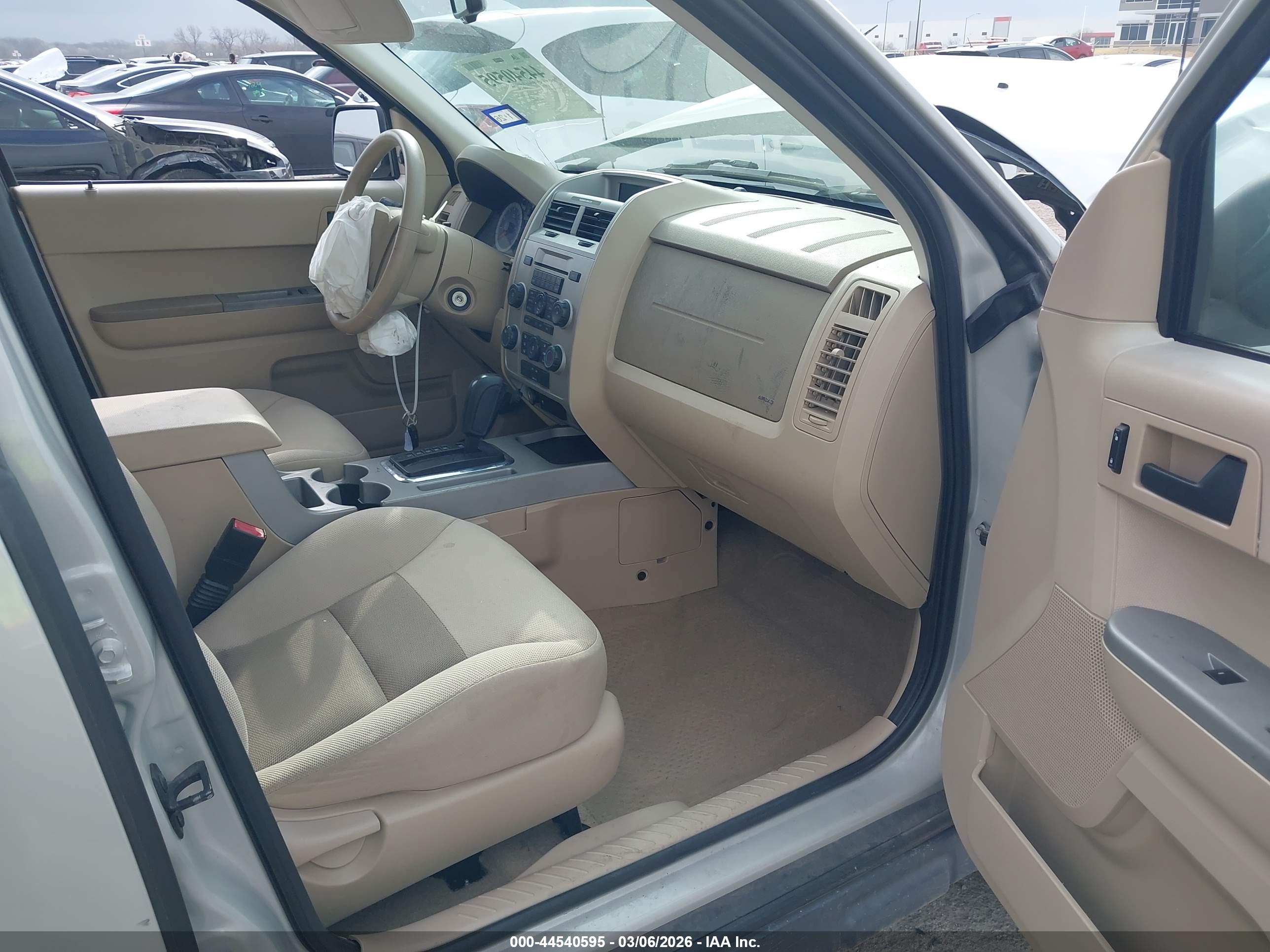 FORD ESCAPE image 5