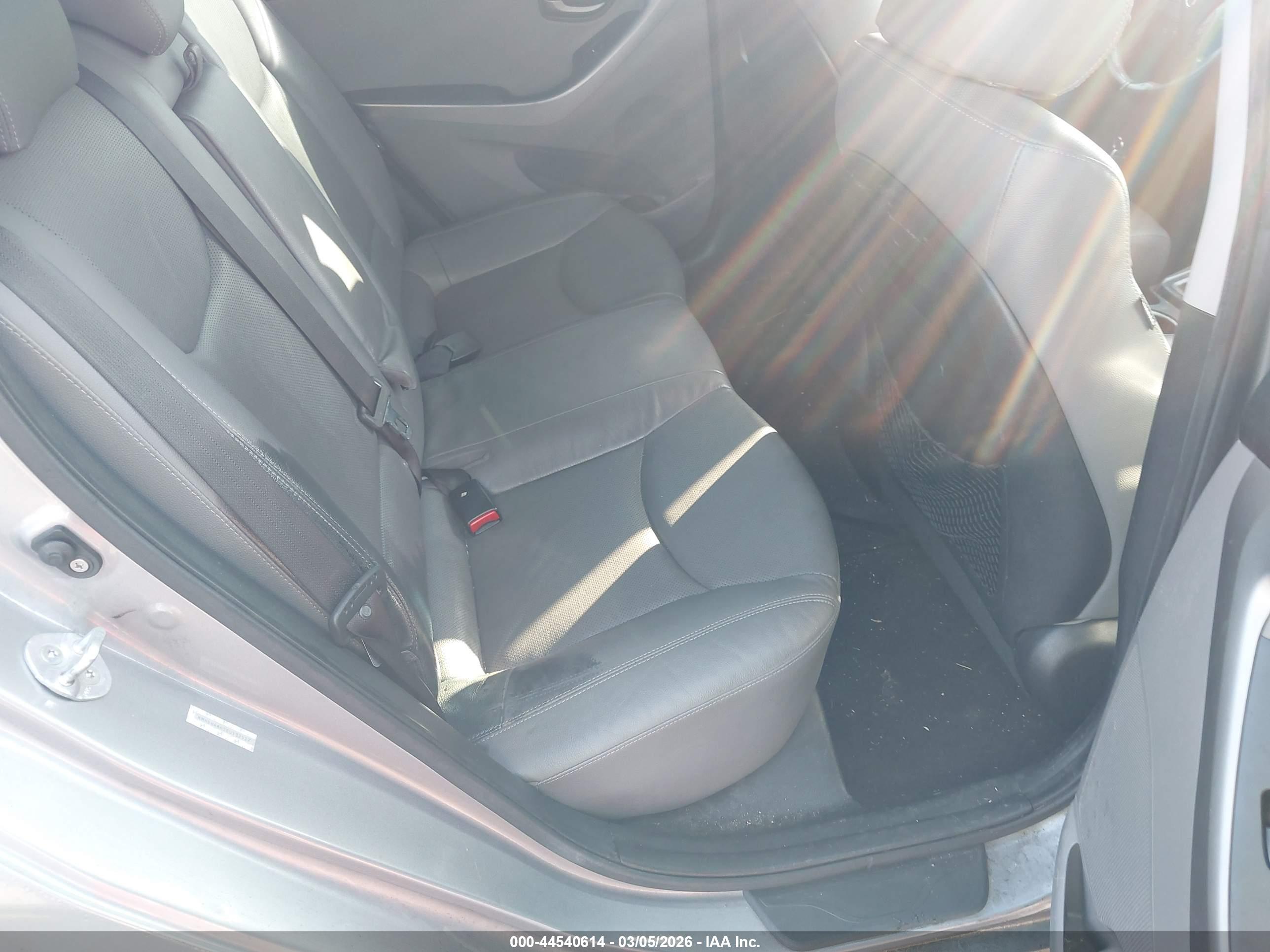 HYUNDAI ELANTRA image 8