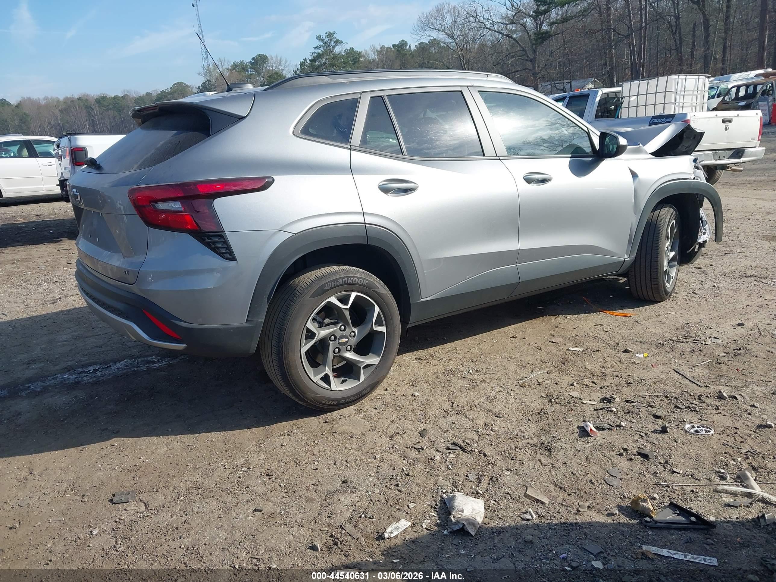 CHEVROLET TRAX image 4