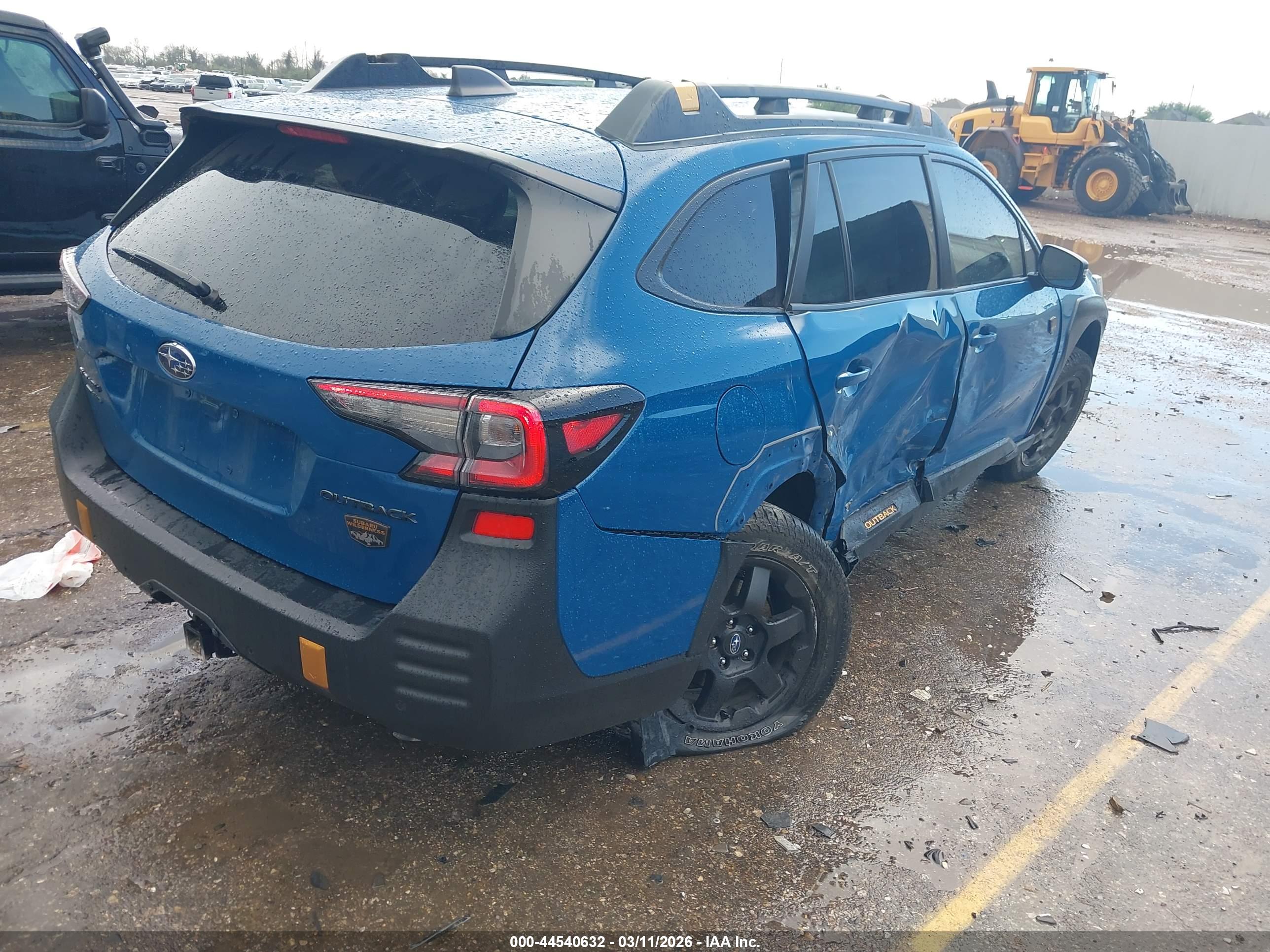SUBARU OUTBACK image 4