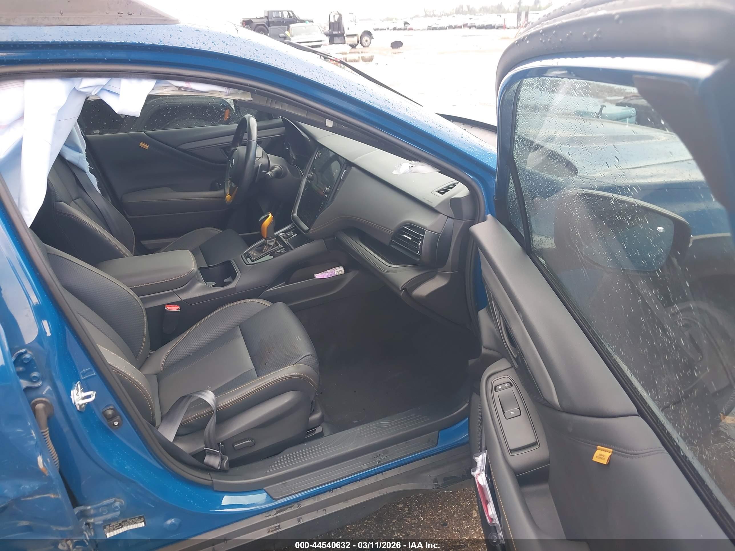 SUBARU OUTBACK image 5