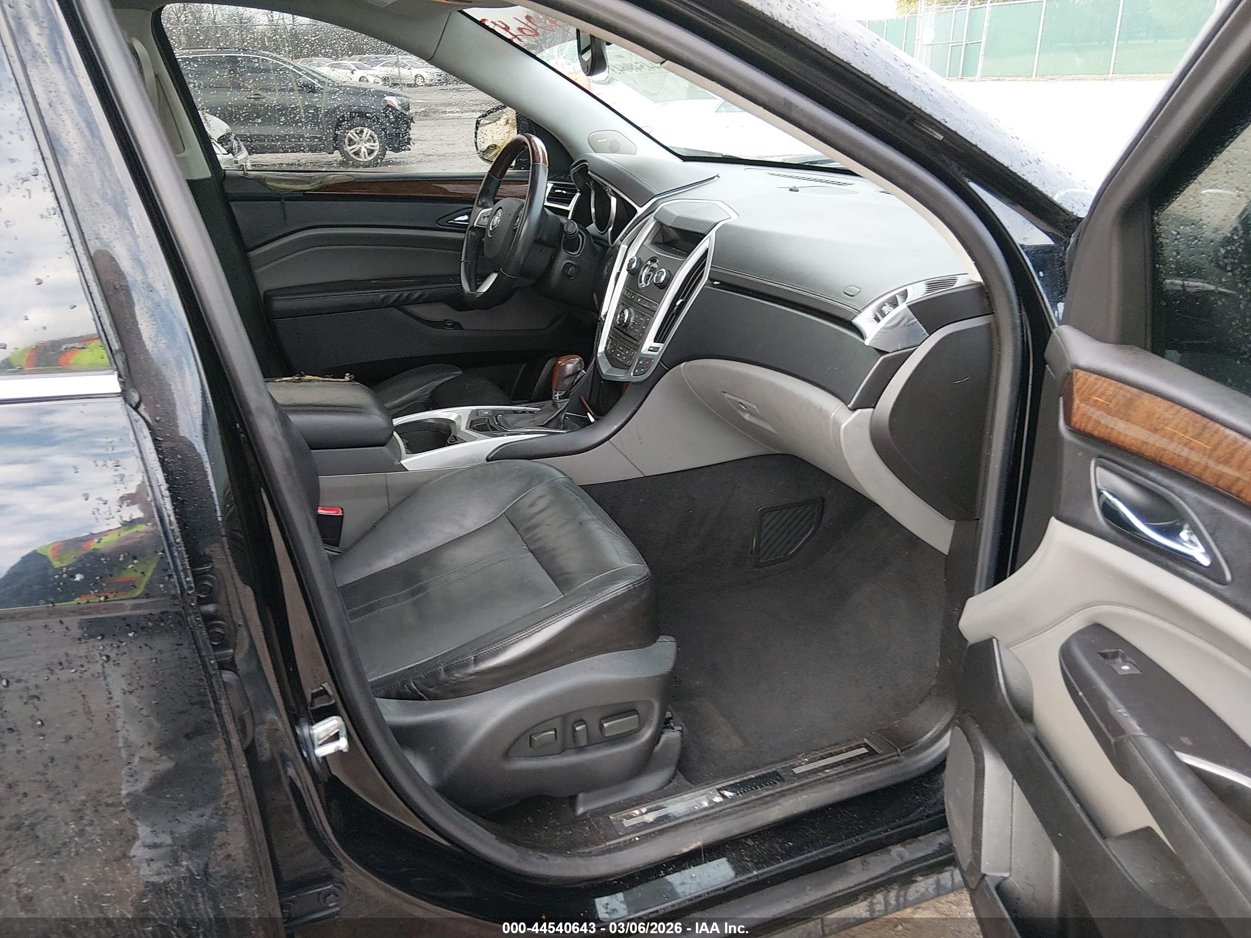 CADILLAC SRX image 5