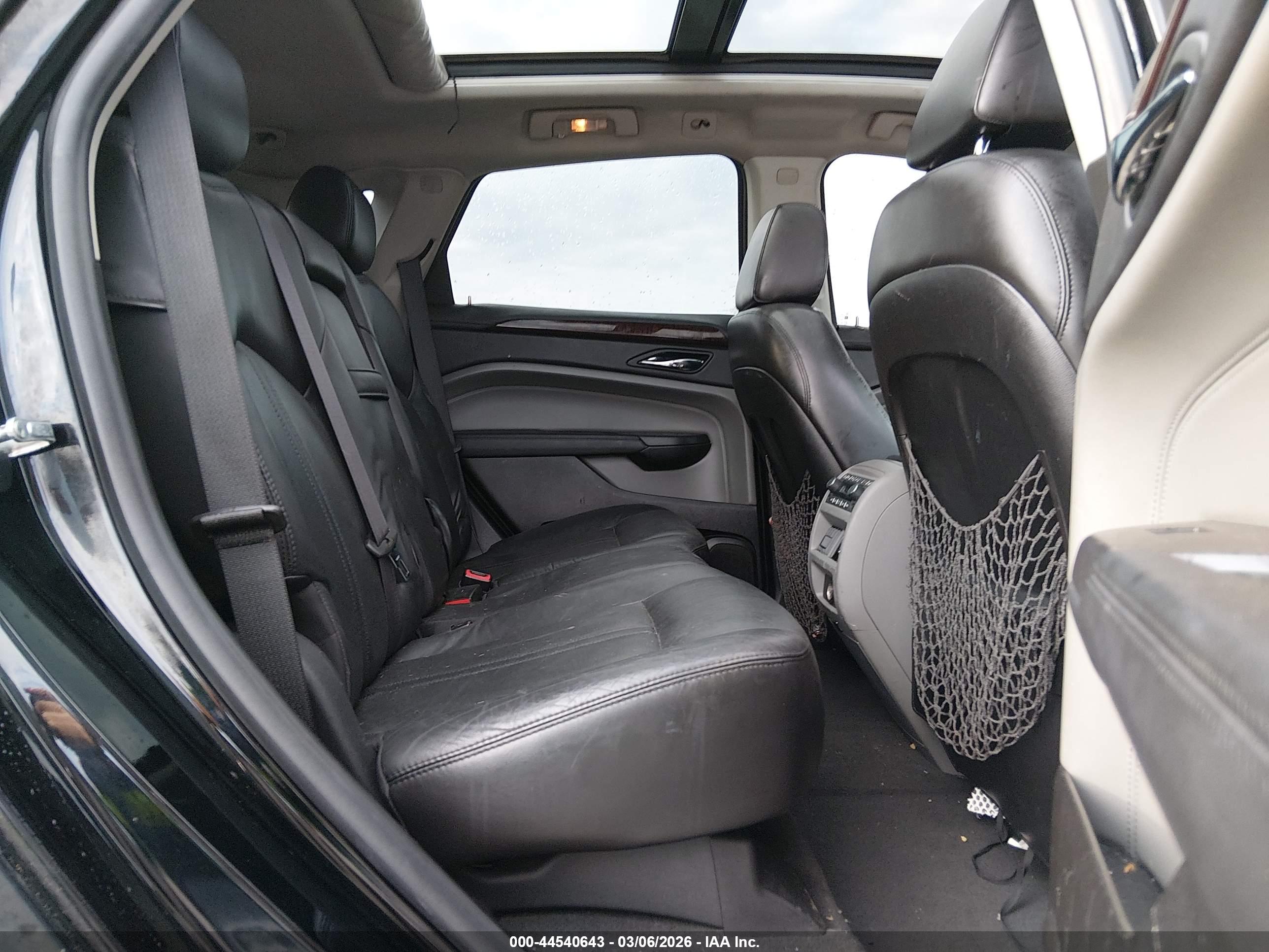 CADILLAC SRX image 8
