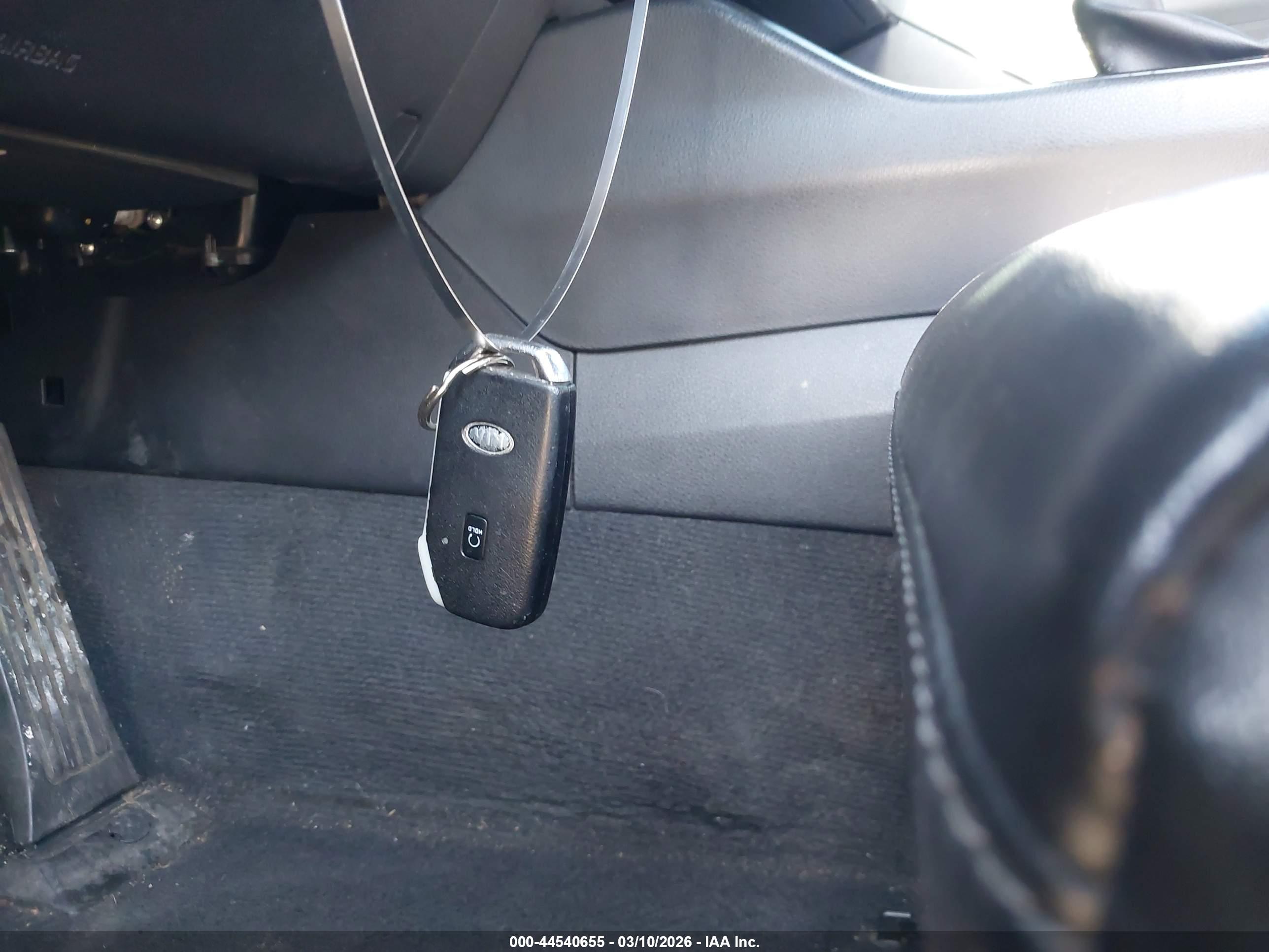 KIA K5 image 11