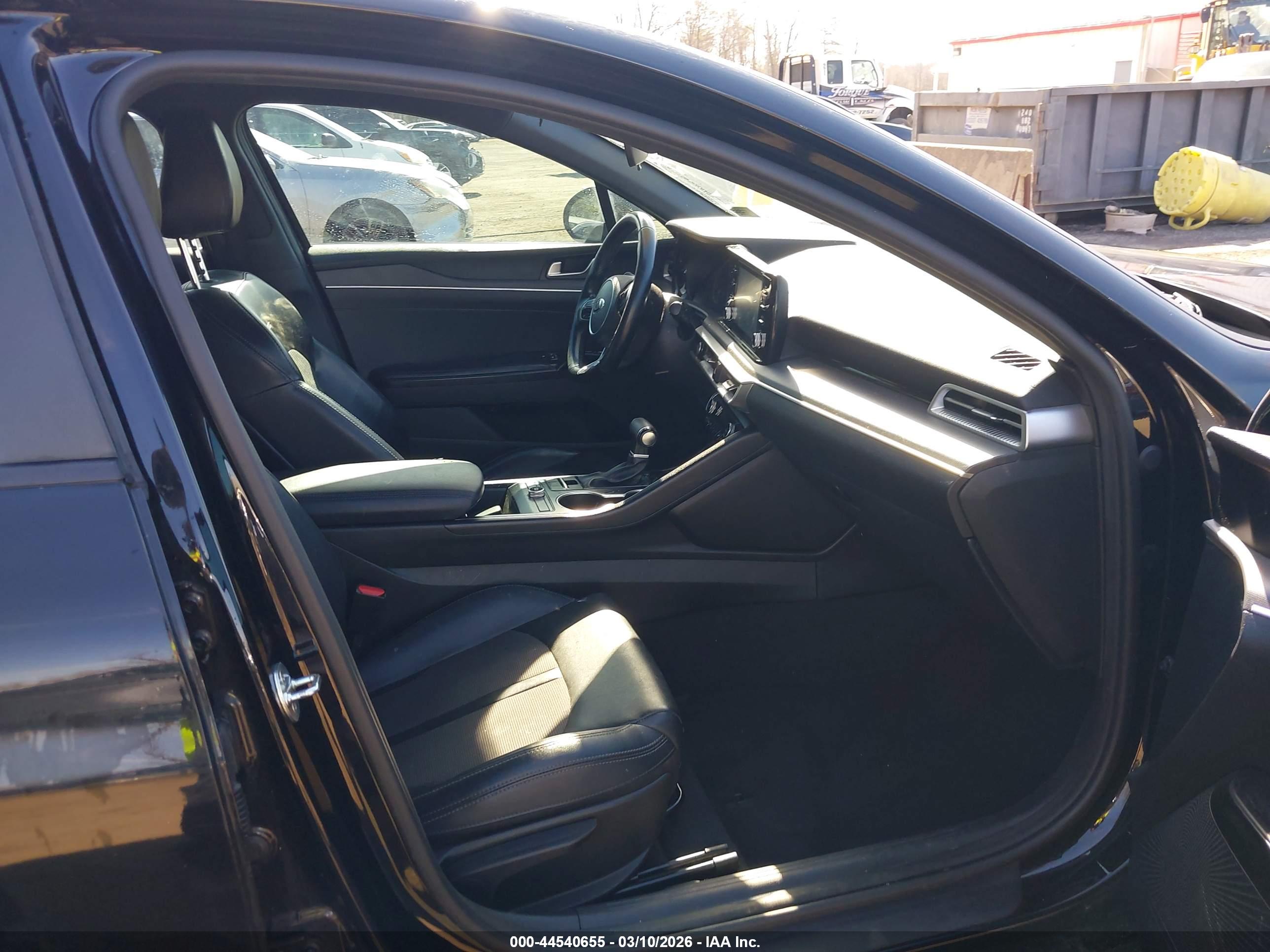 KIA K5 image 5