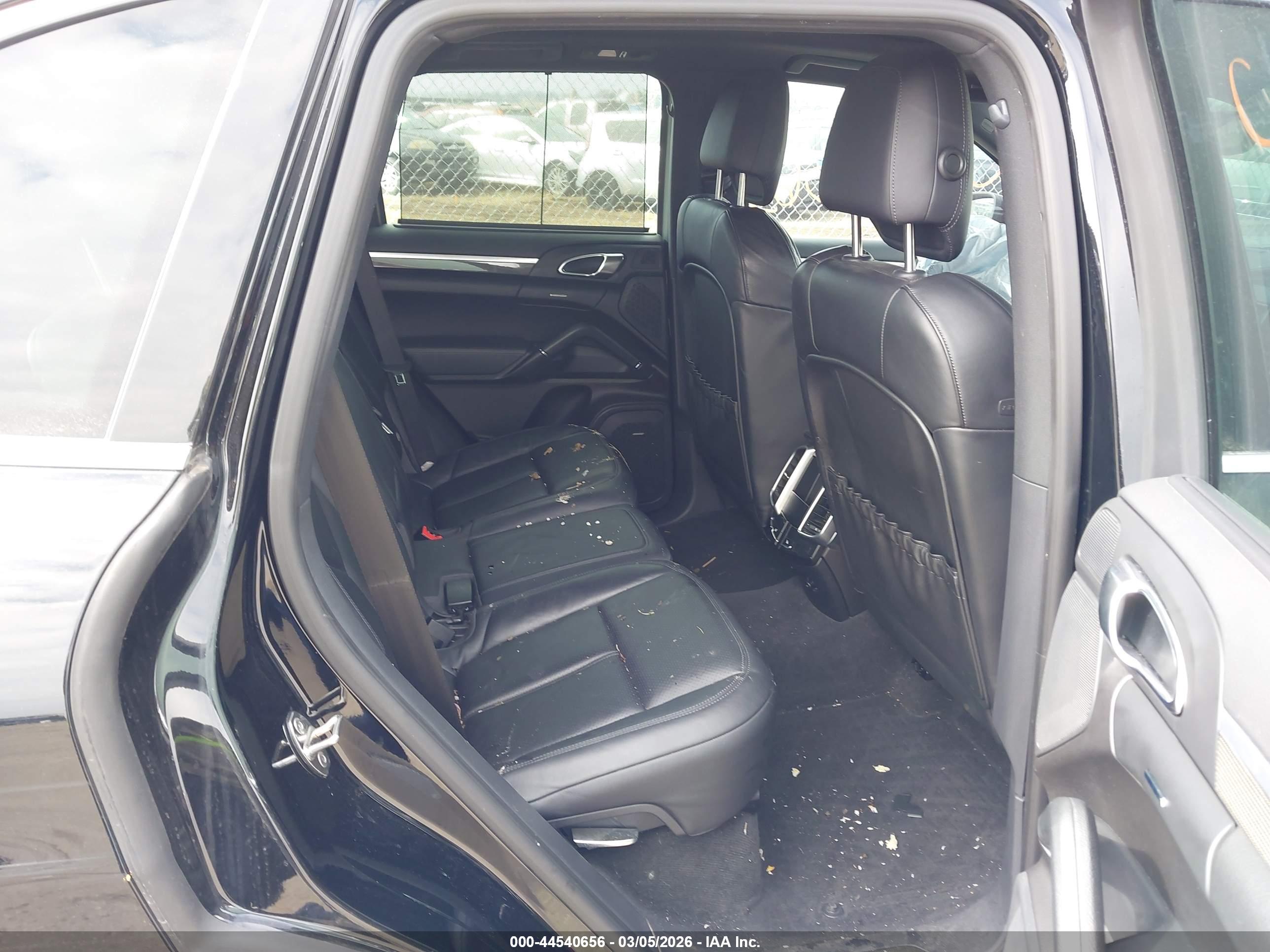 PORSCHE CAYENNE image 8