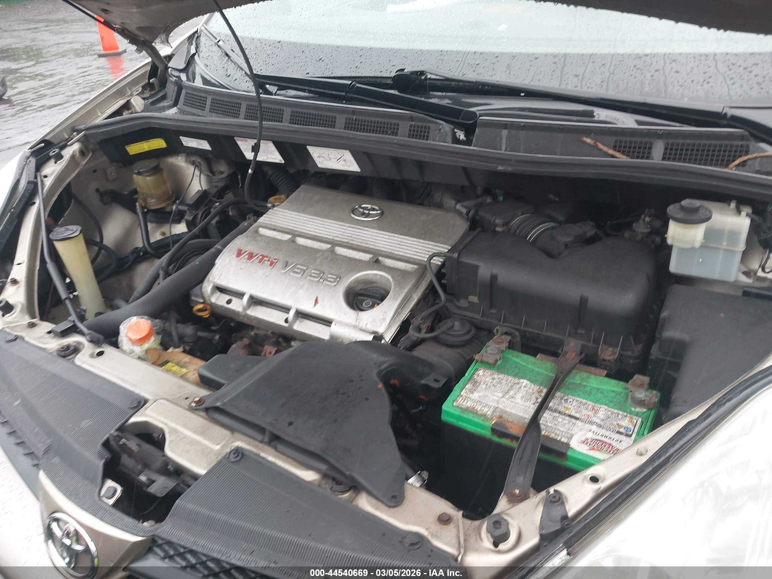 TOYOTA SIENNA image 10