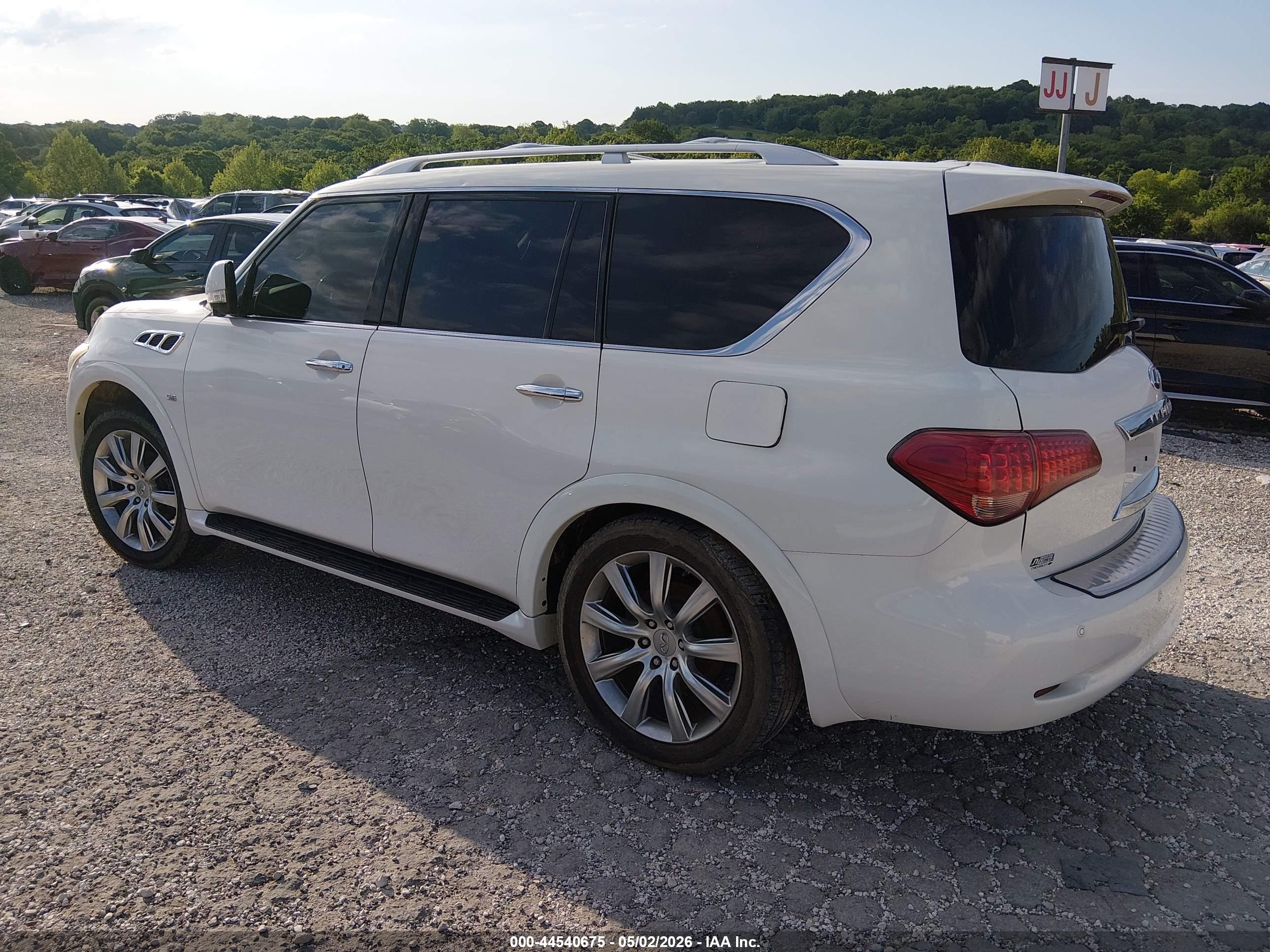 INFINITI QX80 image 3