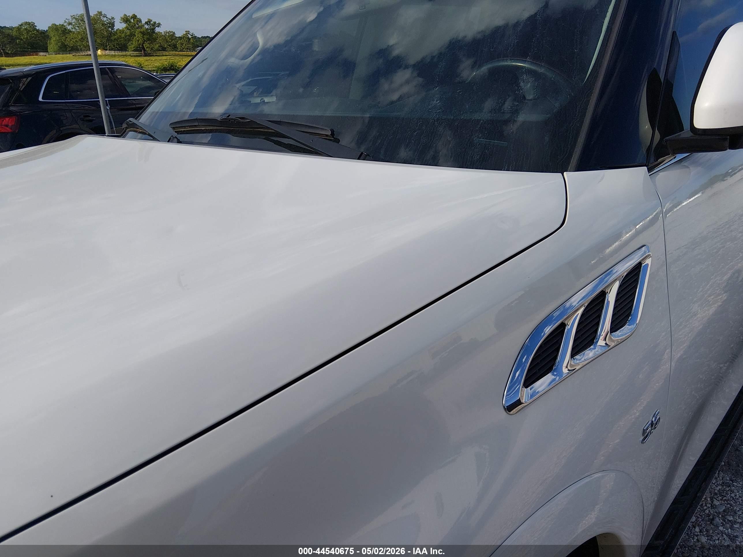 INFINITI QX80 image 6