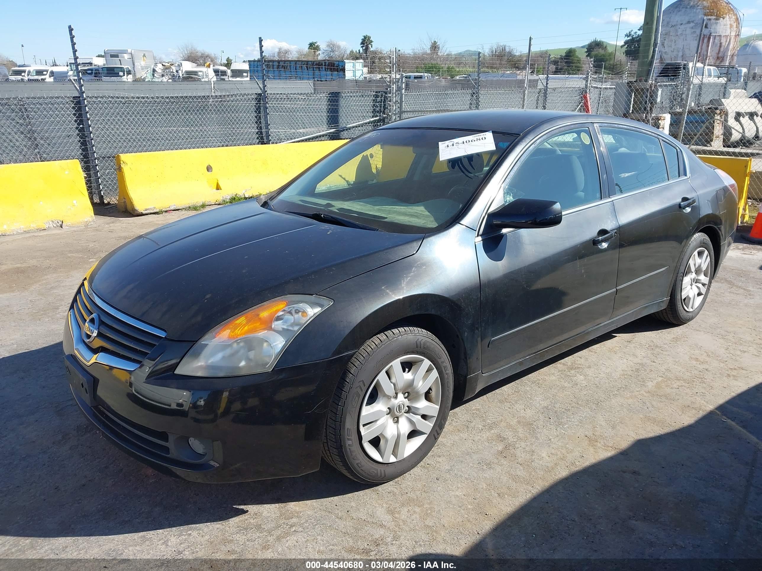 NISSAN ALTIMA image 2