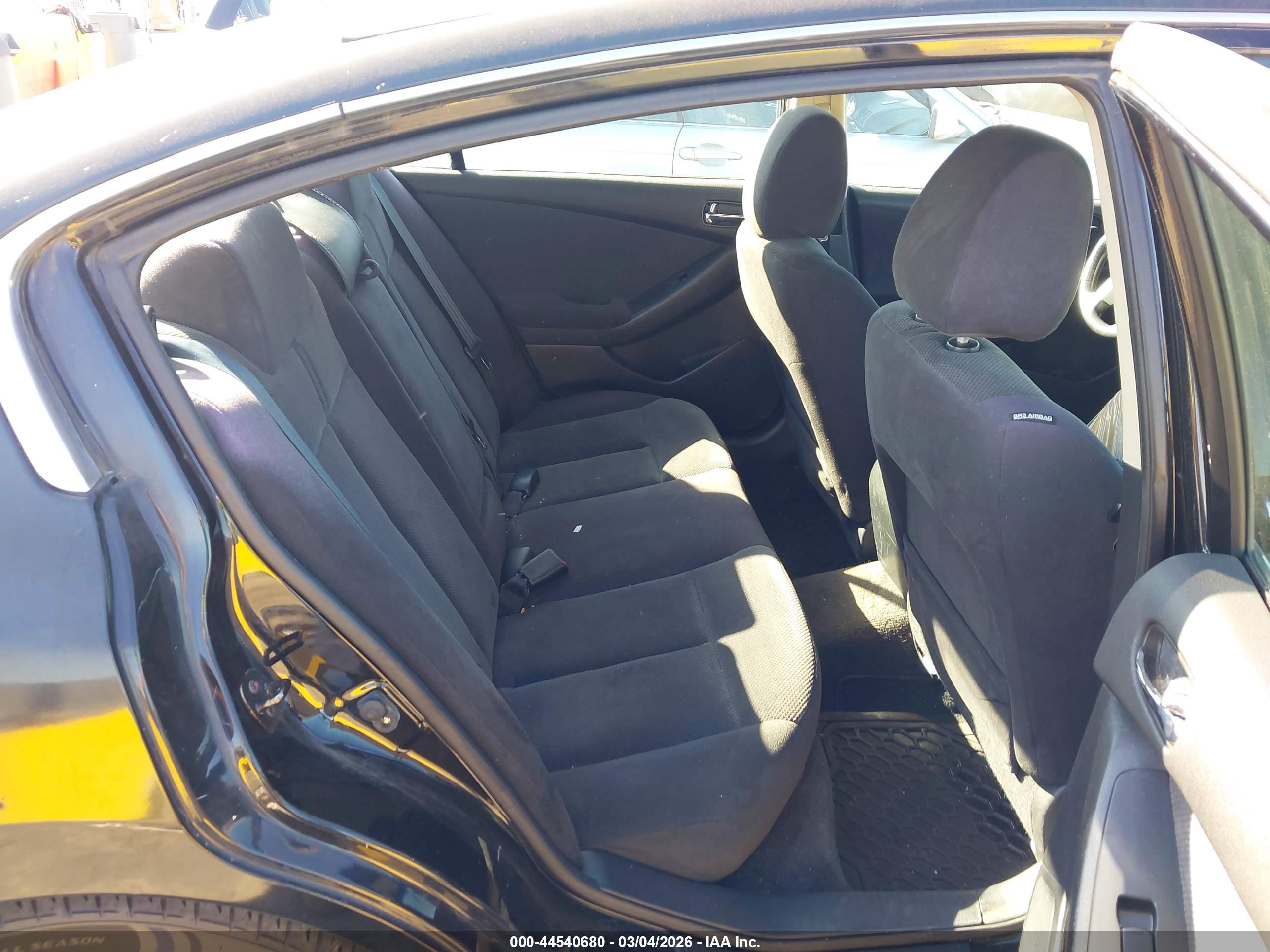 NISSAN ALTIMA image 8