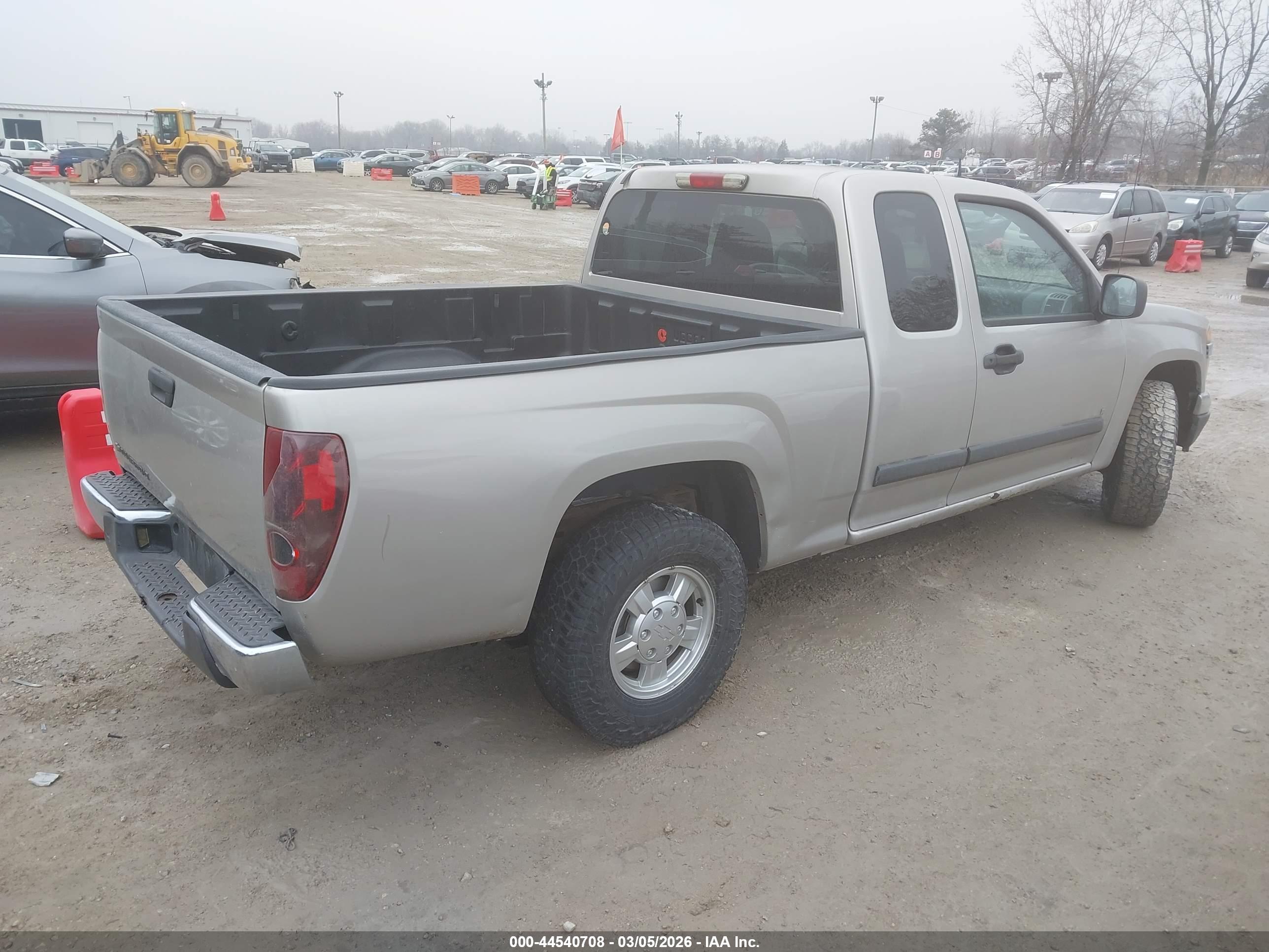 CHEVROLET COLORADO image 4