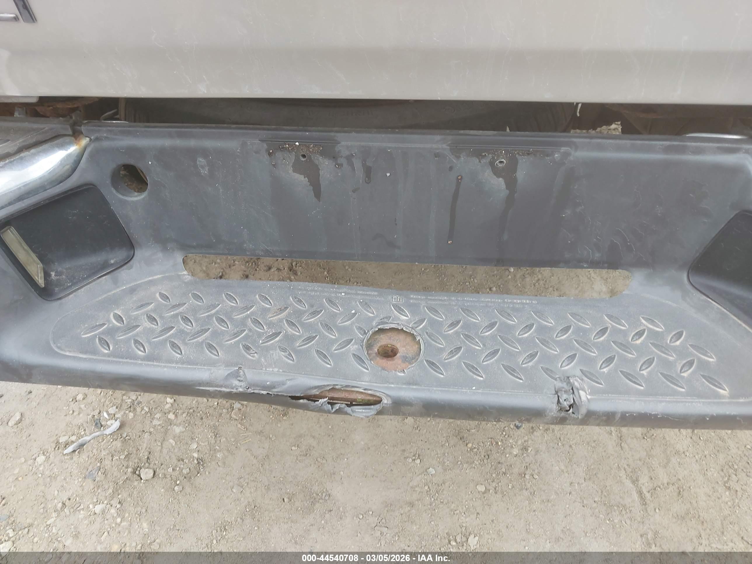 CHEVROLET COLORADO image 6