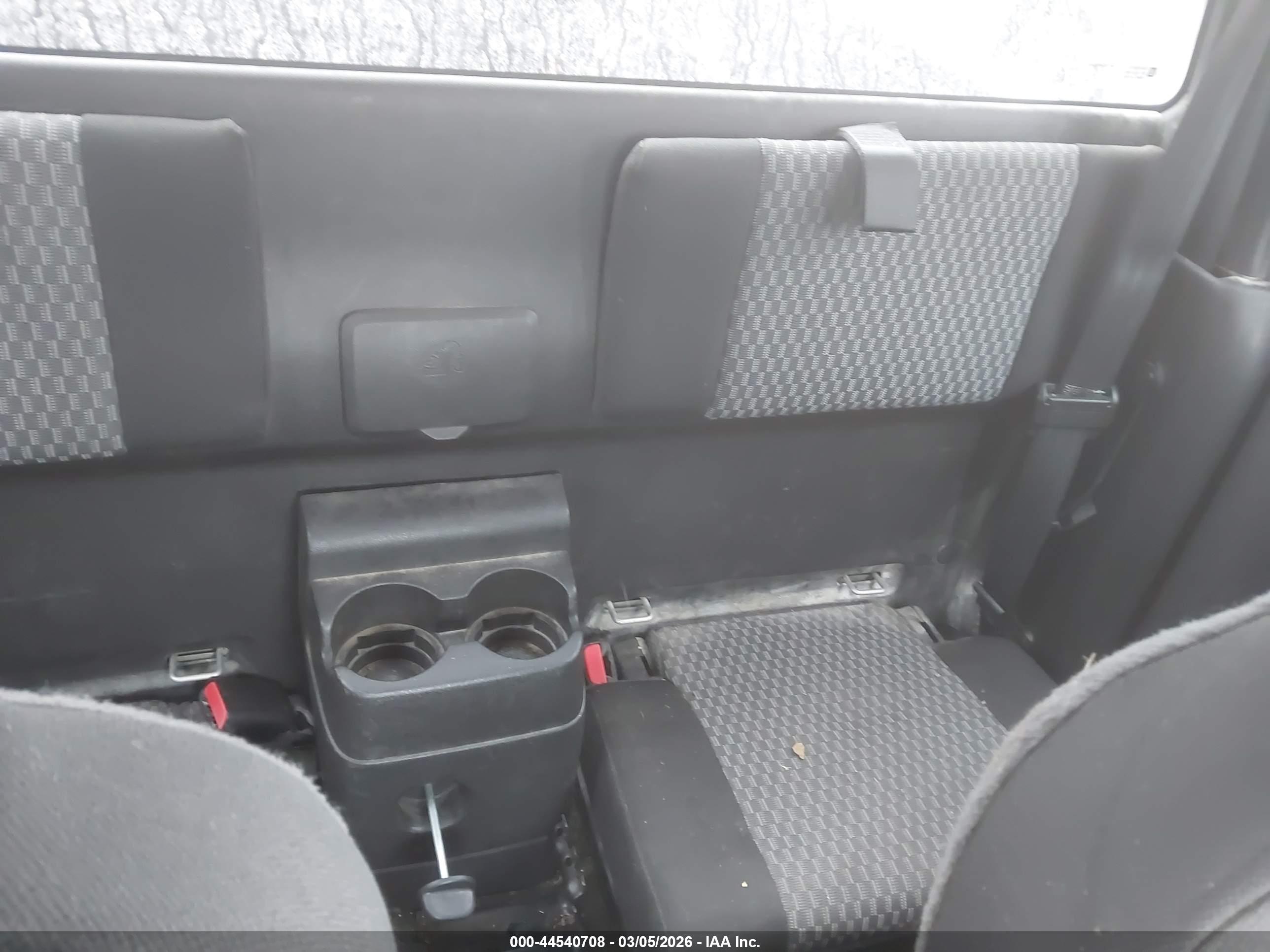 CHEVROLET COLORADO image 8