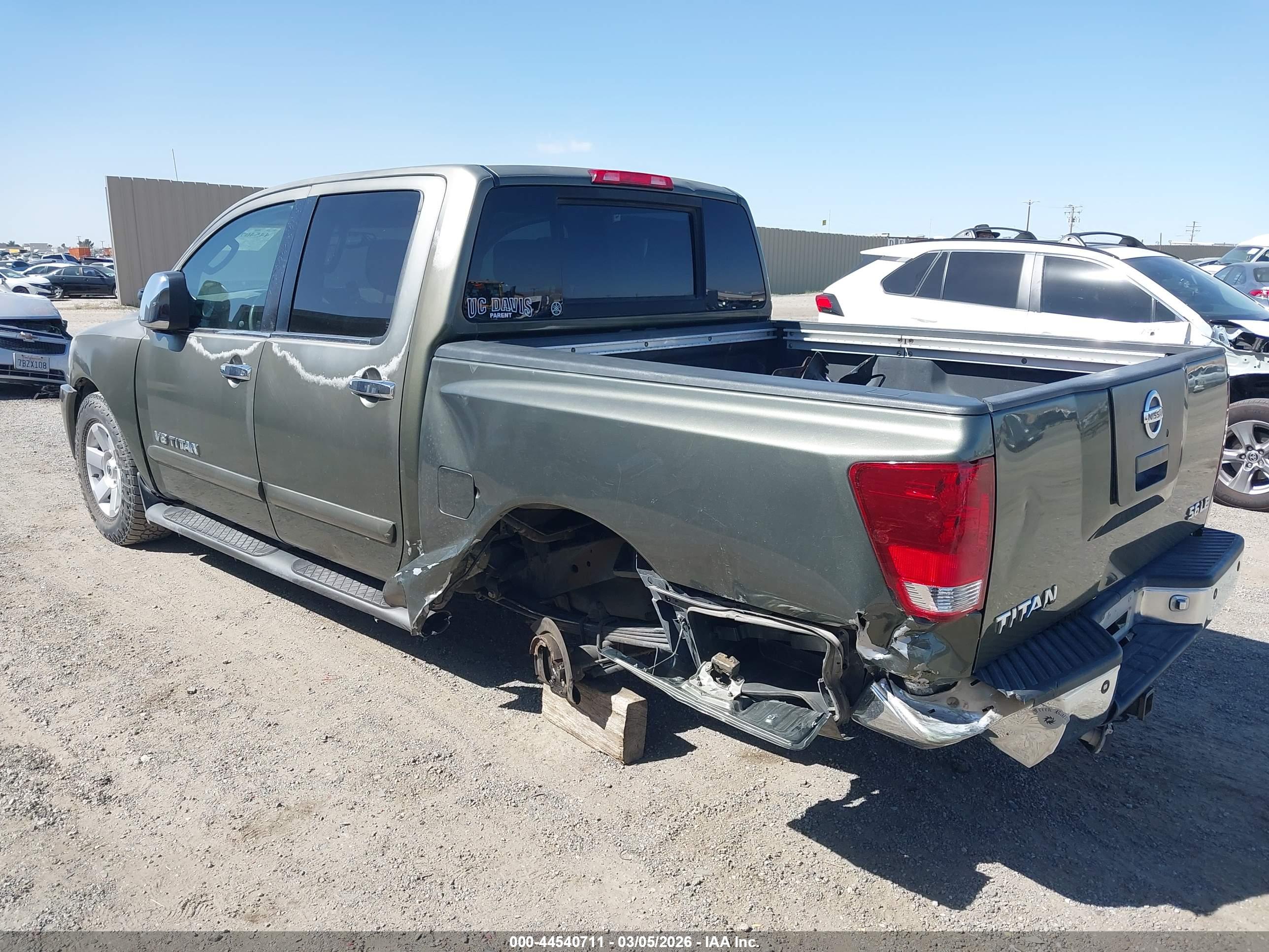 NISSAN TITAN image 3
