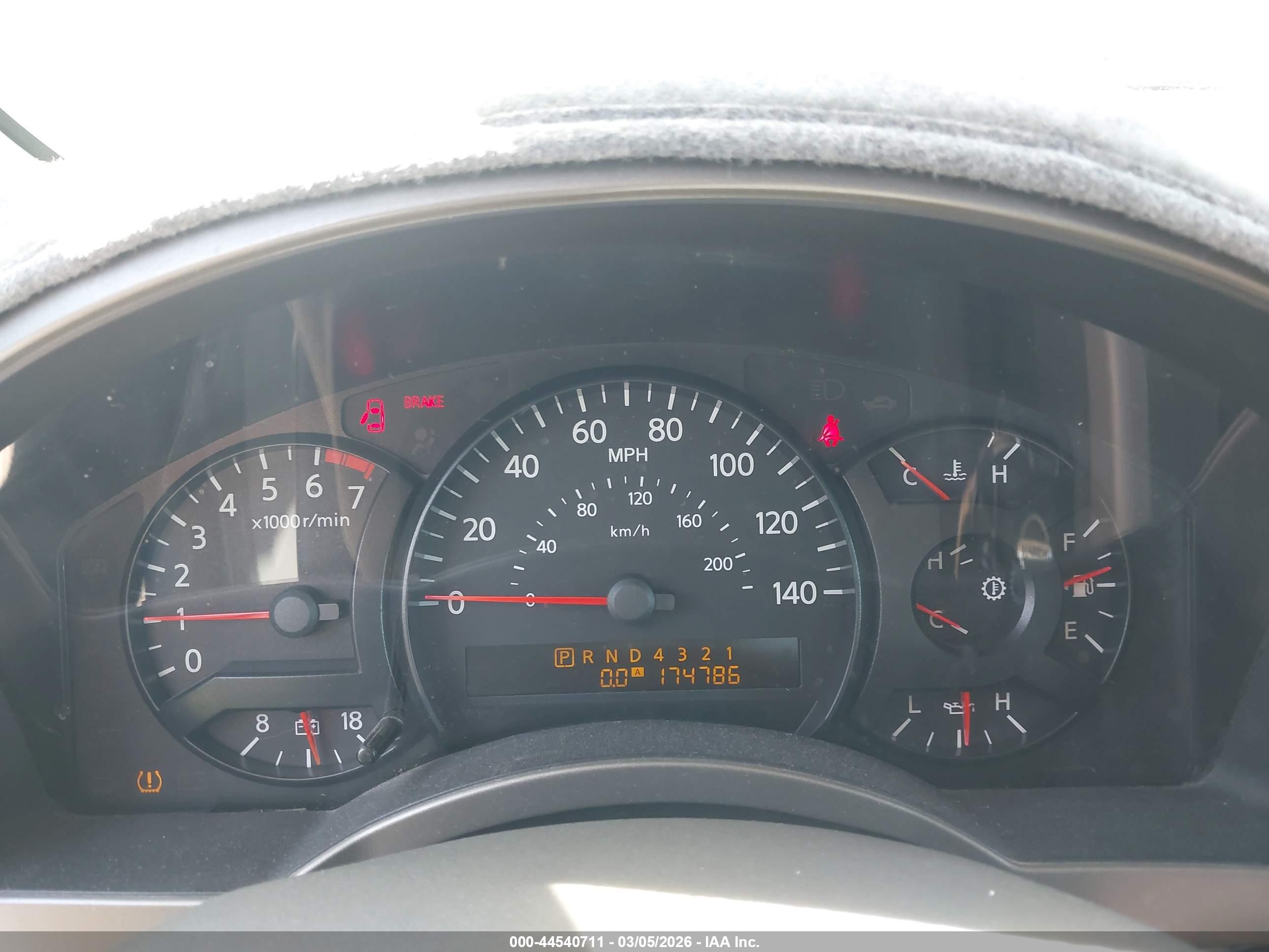 NISSAN TITAN image 7