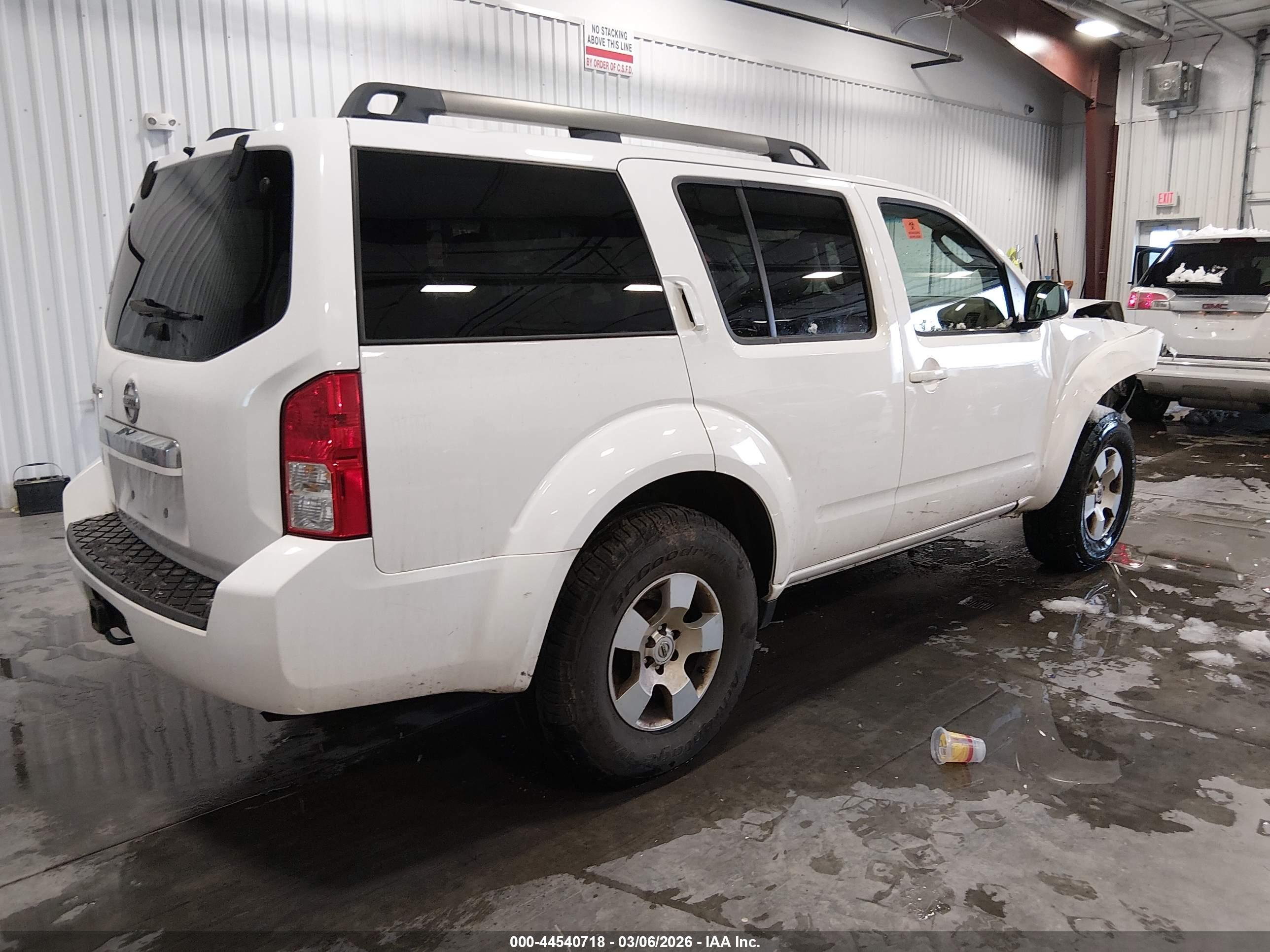 NISSAN PATHFINDER image 4