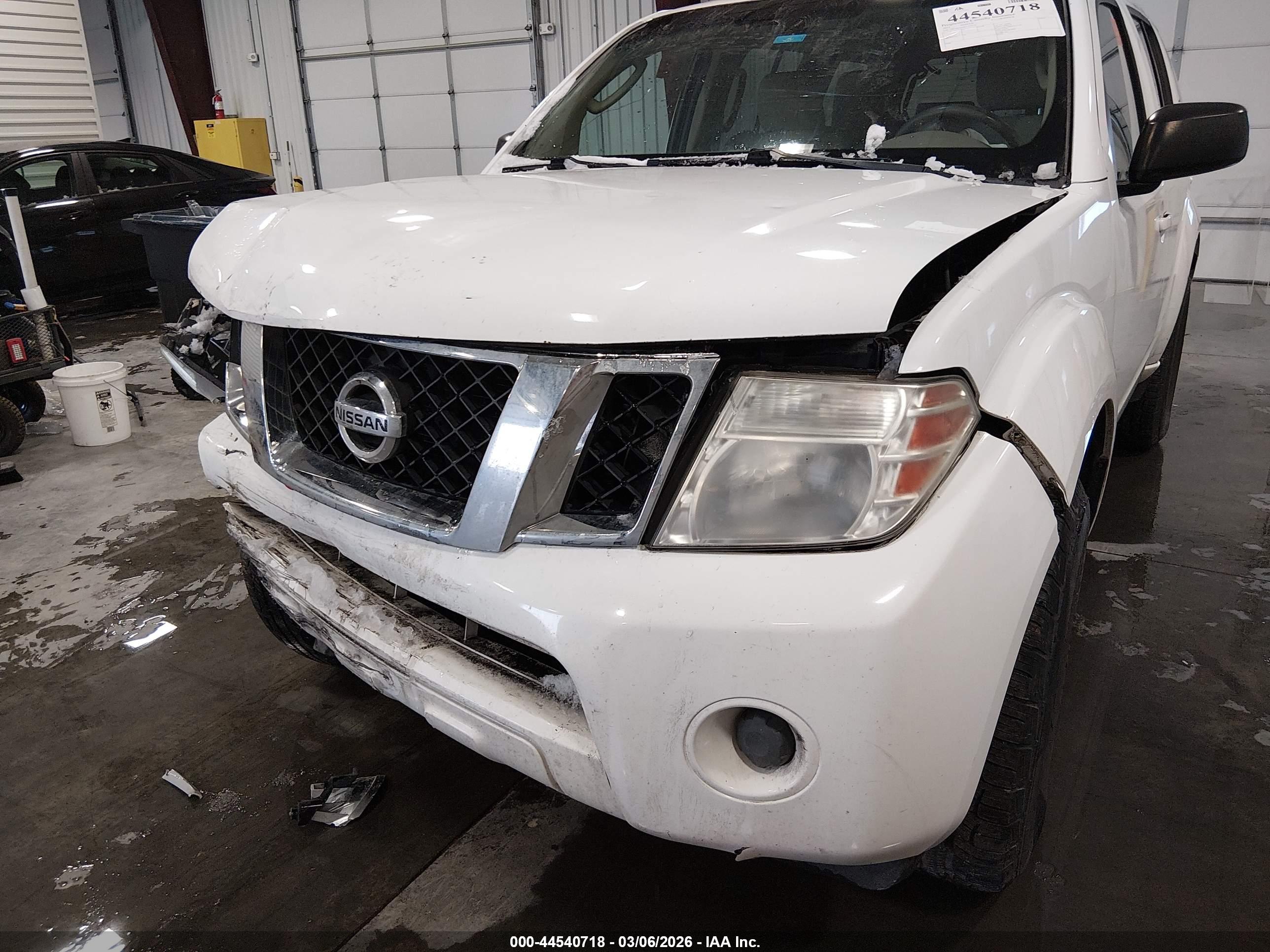 NISSAN PATHFINDER image 6