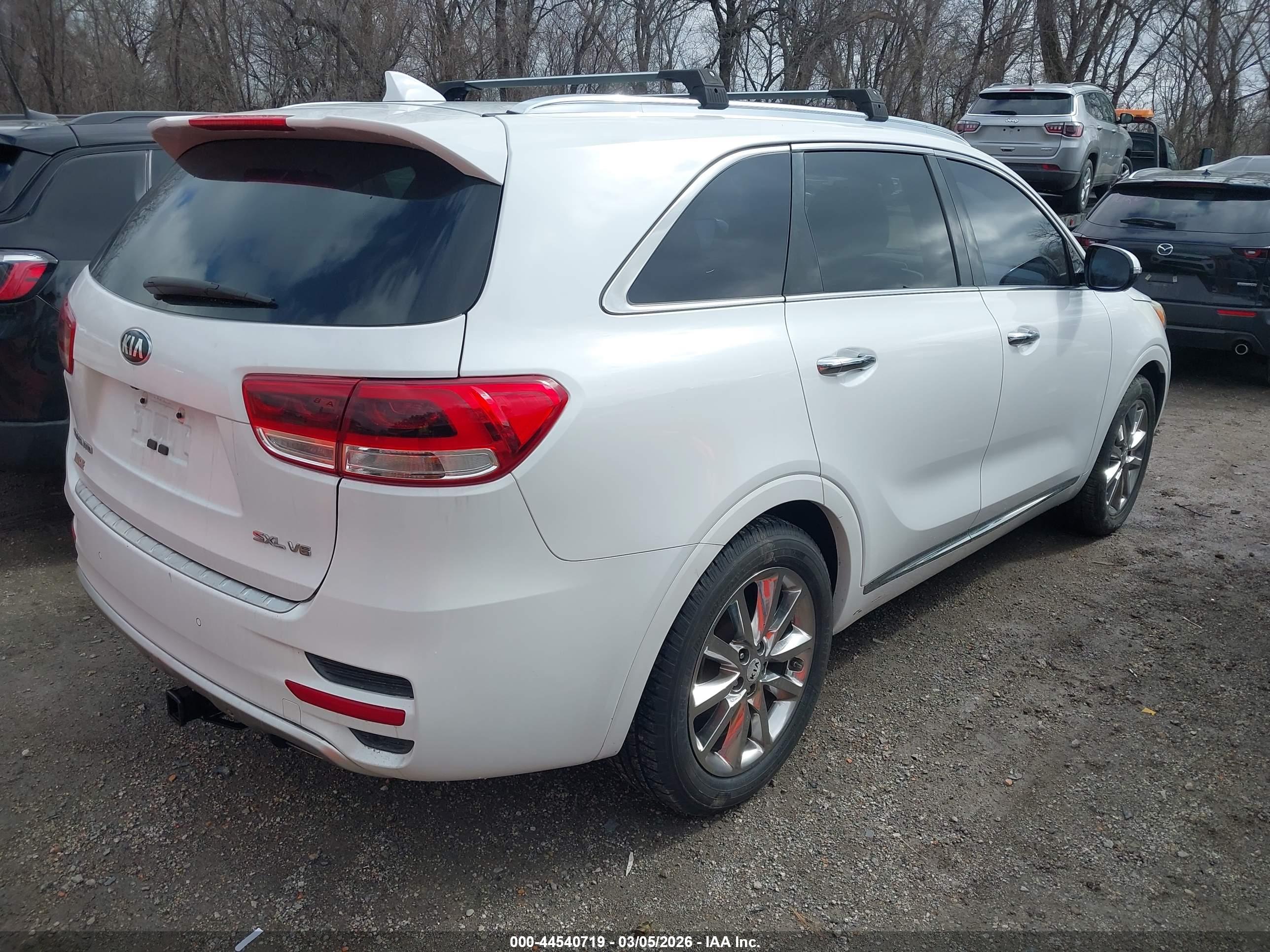 KIA SORENTO image 4