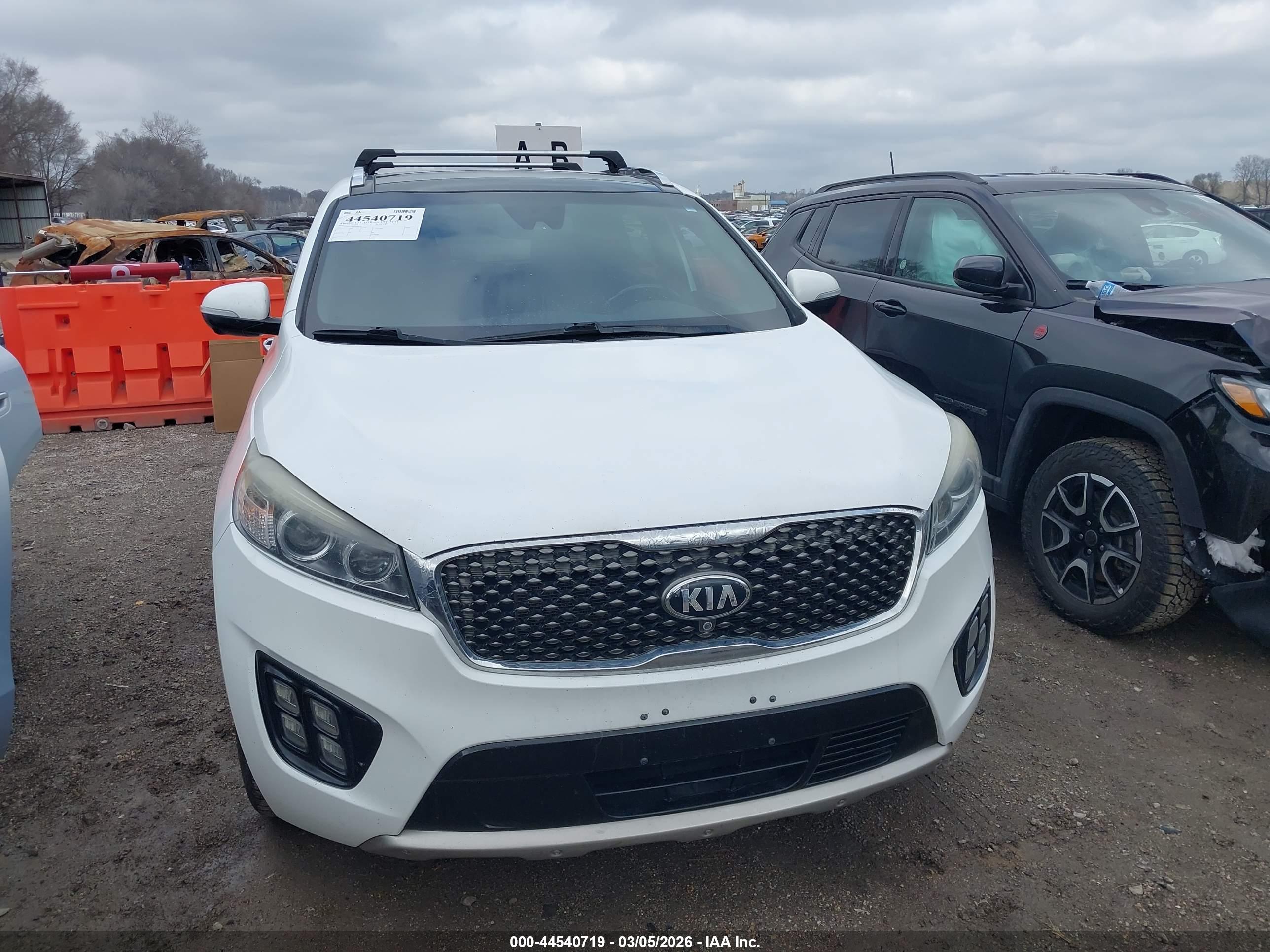 KIA SORENTO image 6