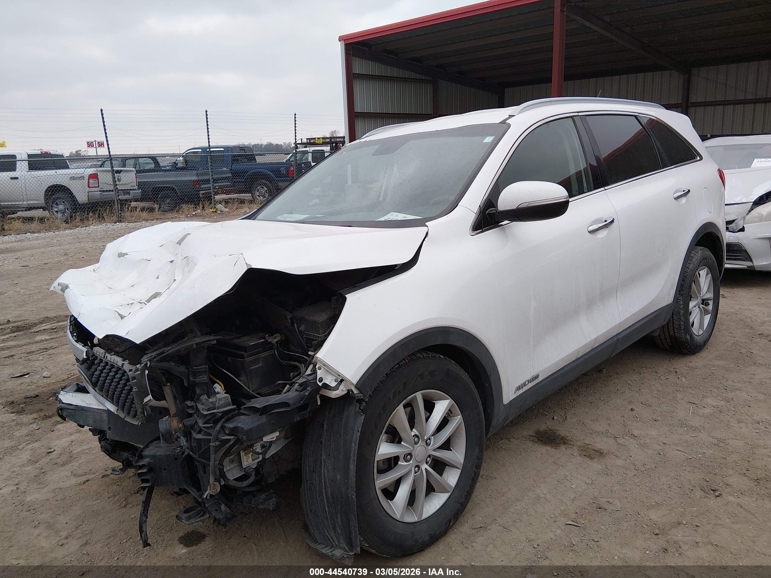 KIA SORENTO image 2