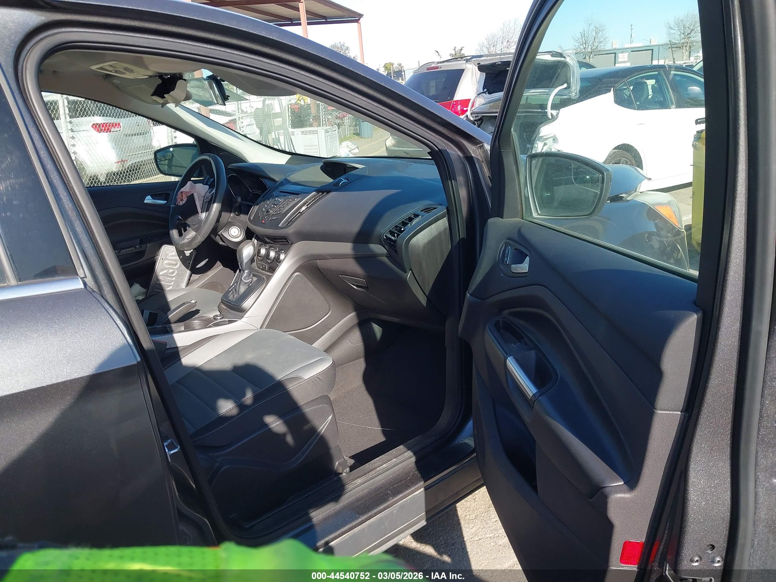 FORD ESCAPE image 5