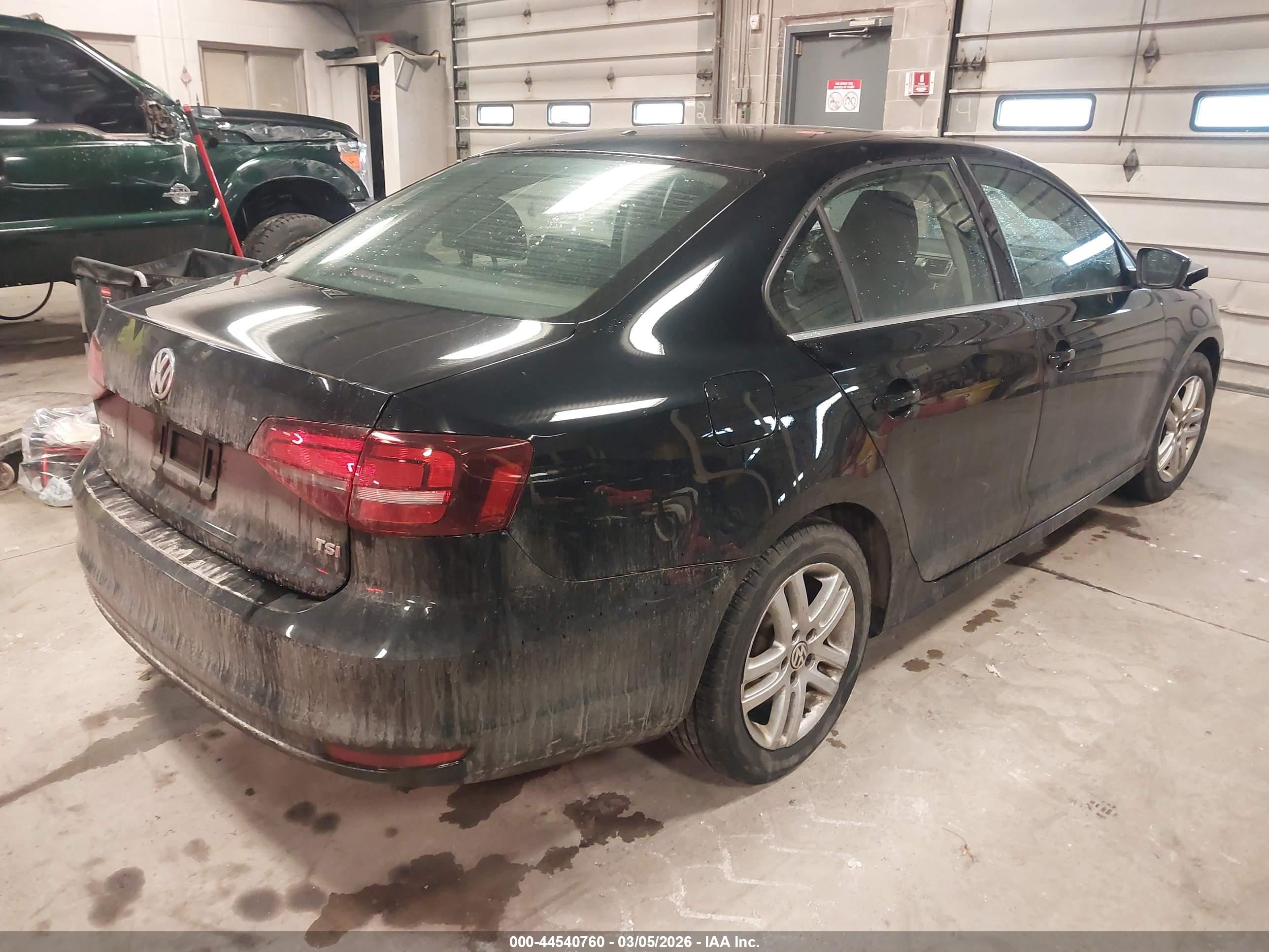 VOLKSWAGEN JETTA image 4