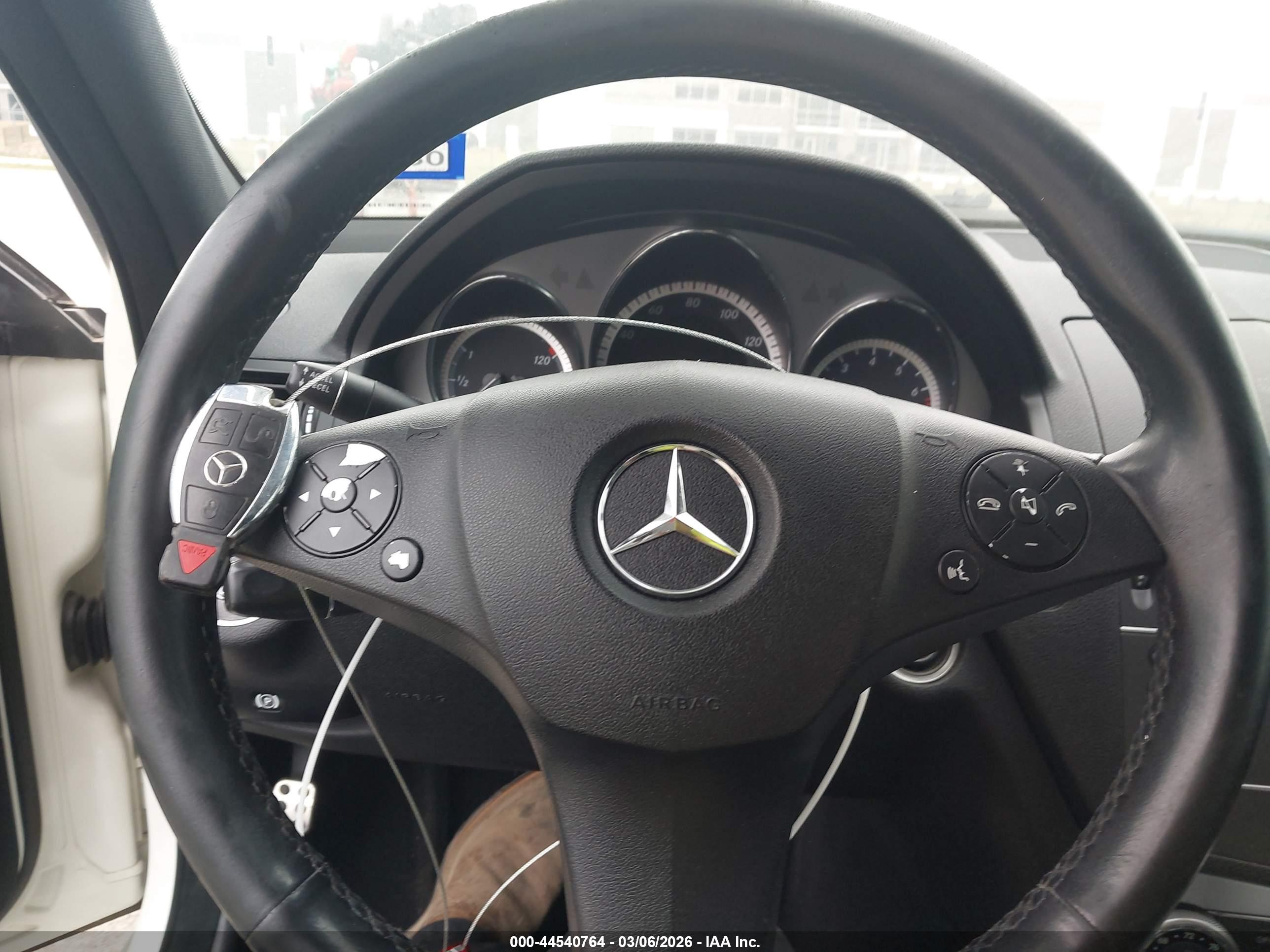 MERCEDES-BENZ C image 11