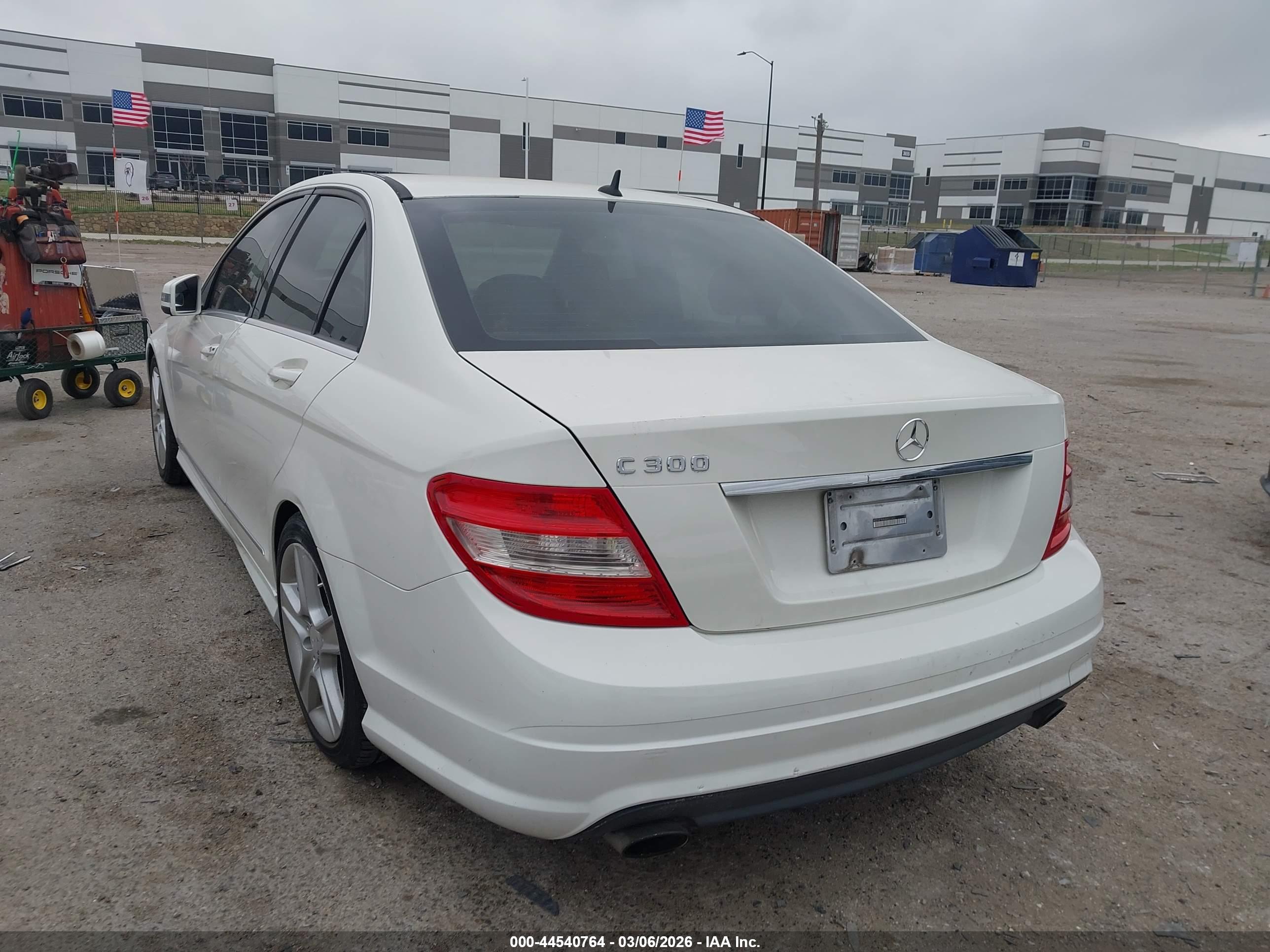 MERCEDES-BENZ C image 3