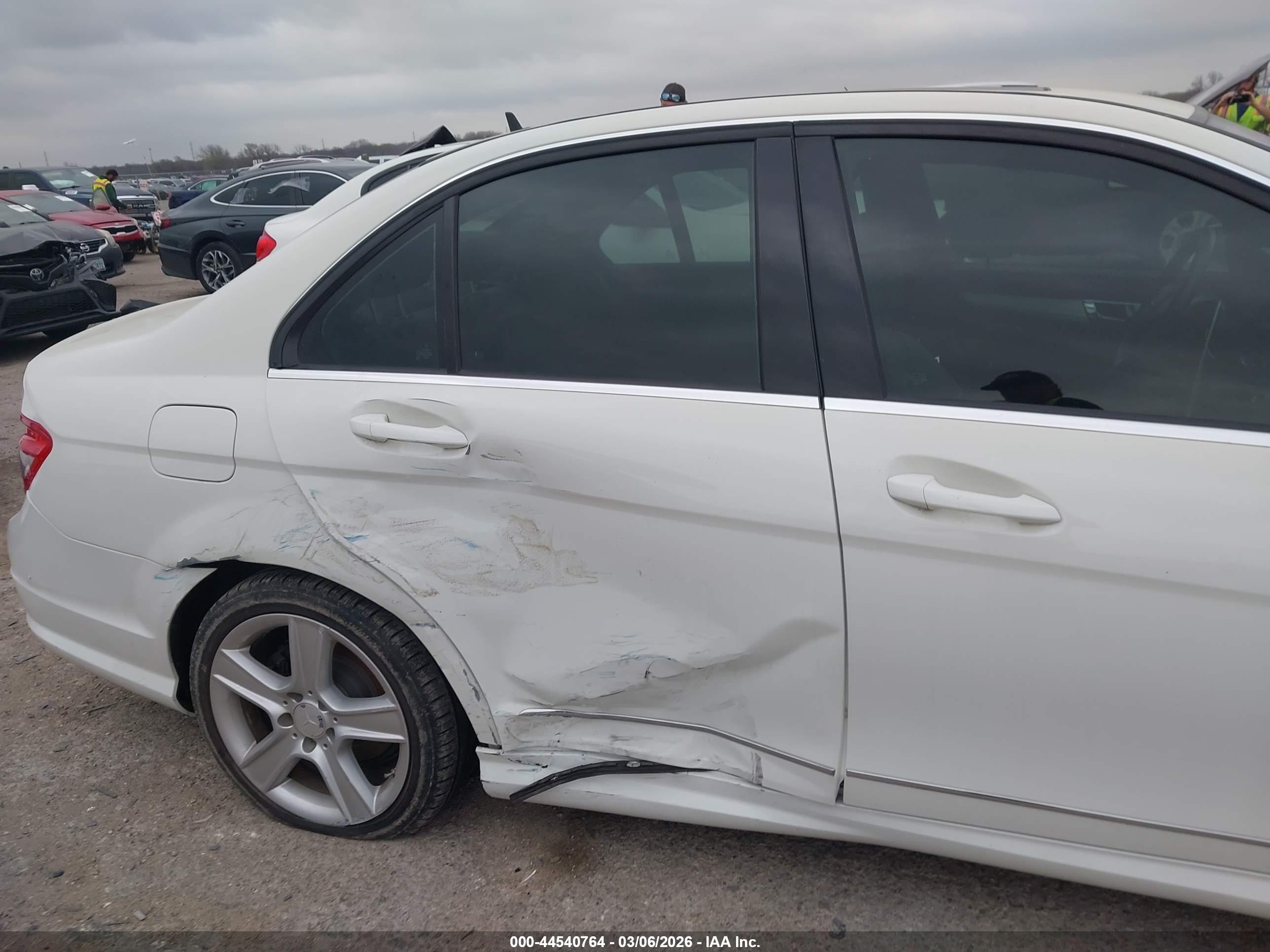 MERCEDES-BENZ C image 6