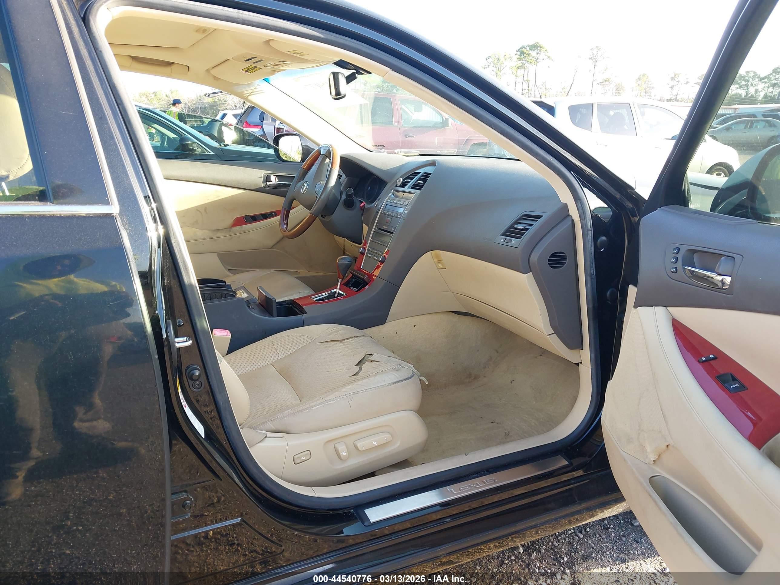 LEXUS ES image 5