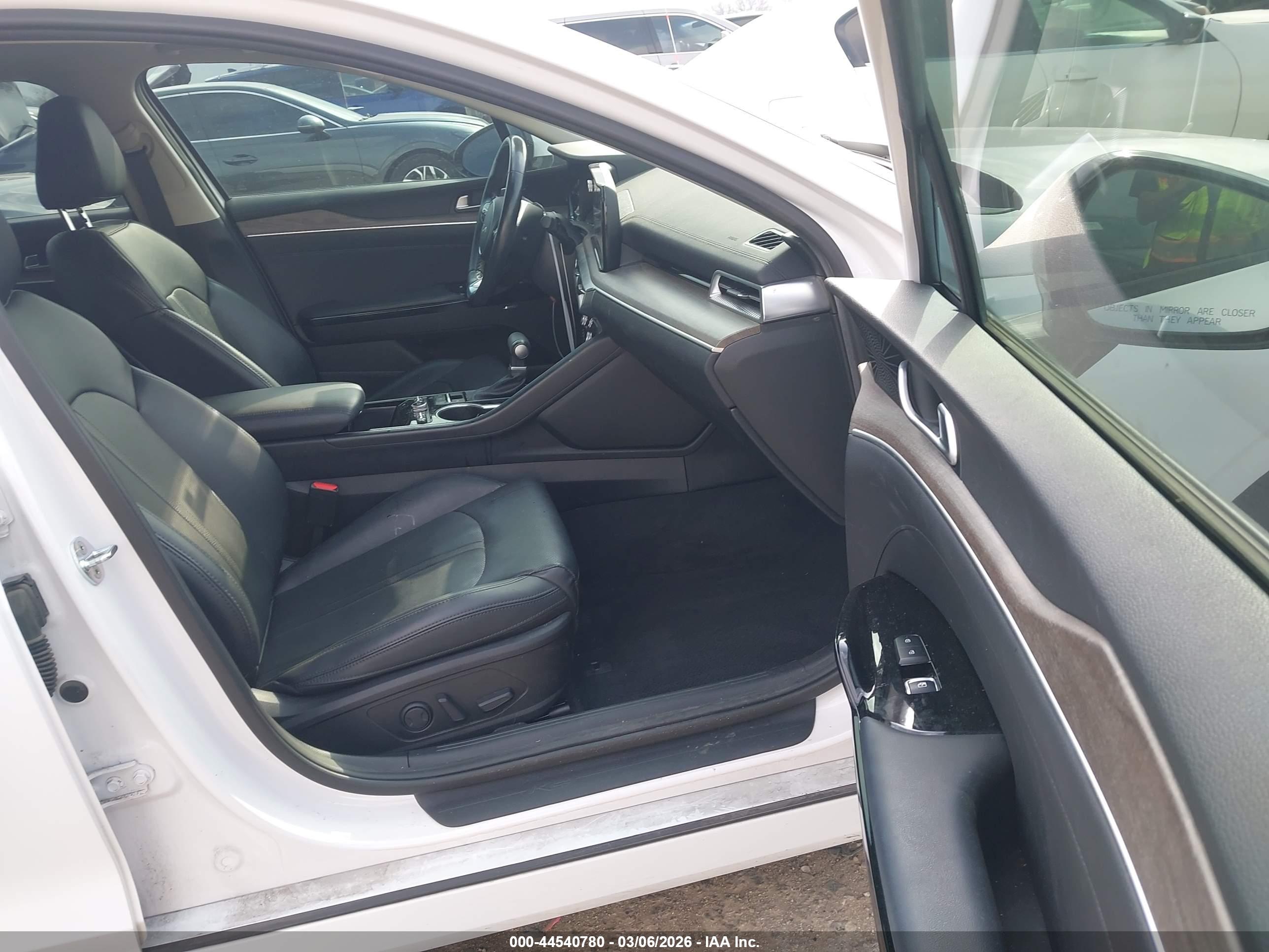 KIA K5 image 5