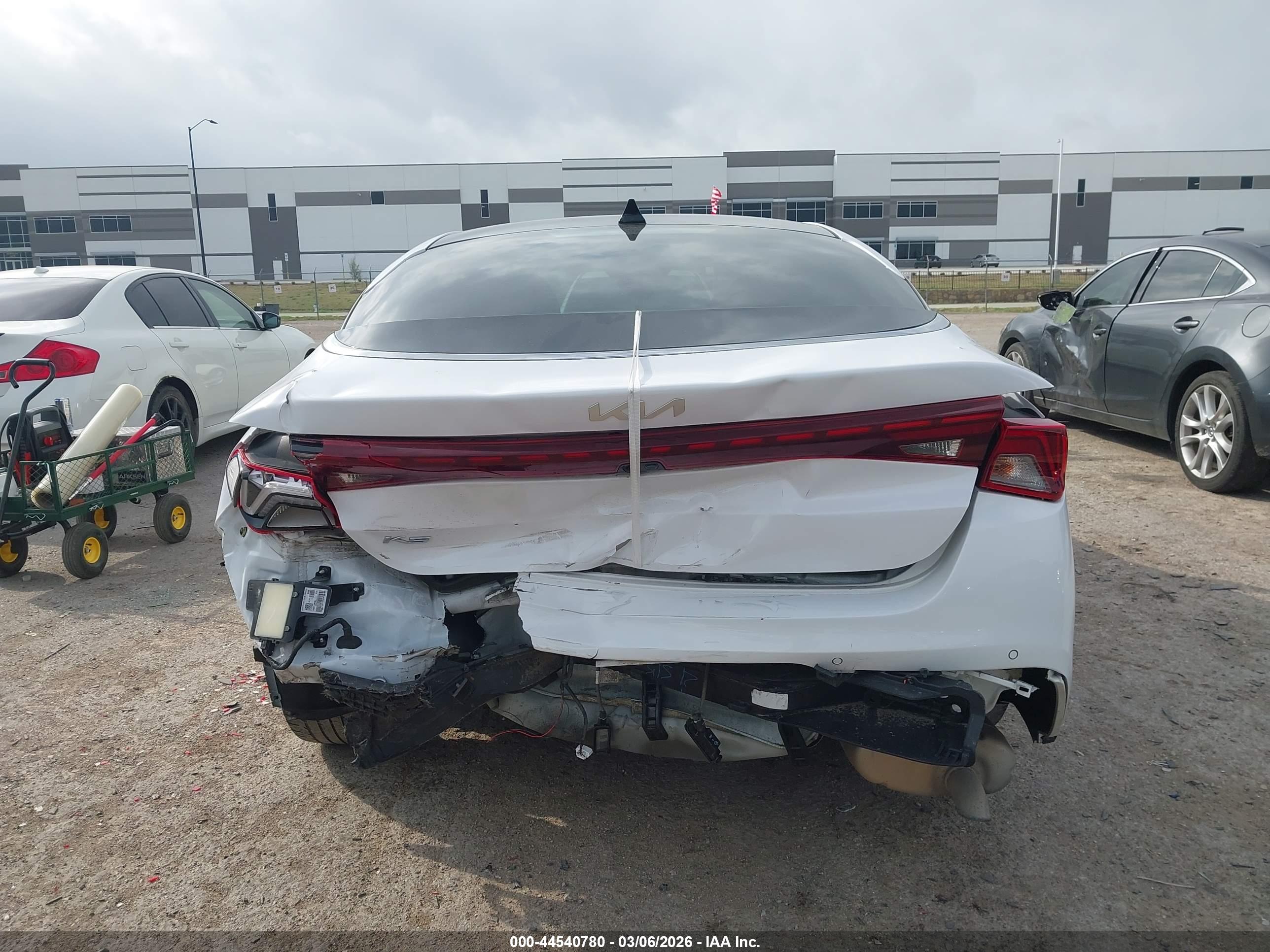 KIA K5 image 6