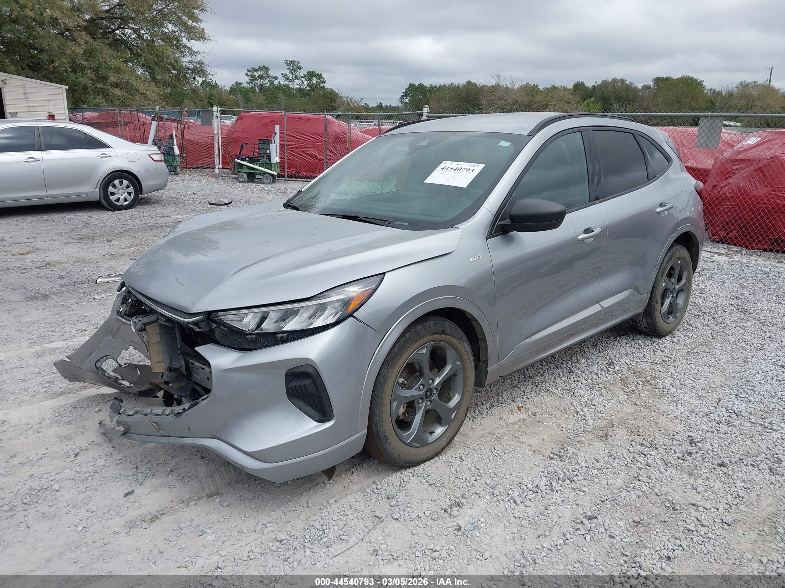 FORD ESCAPE image 2