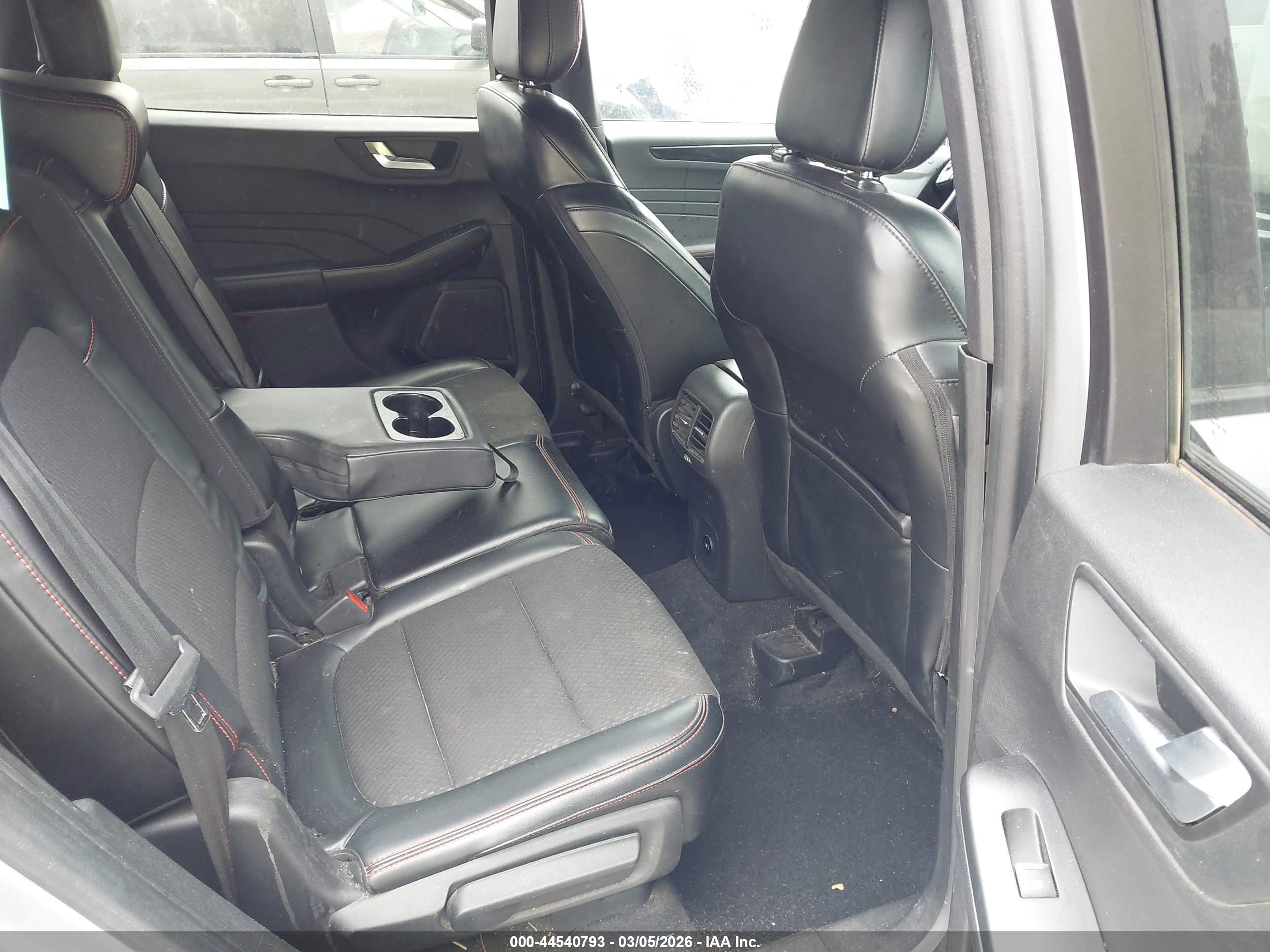 FORD ESCAPE image 8