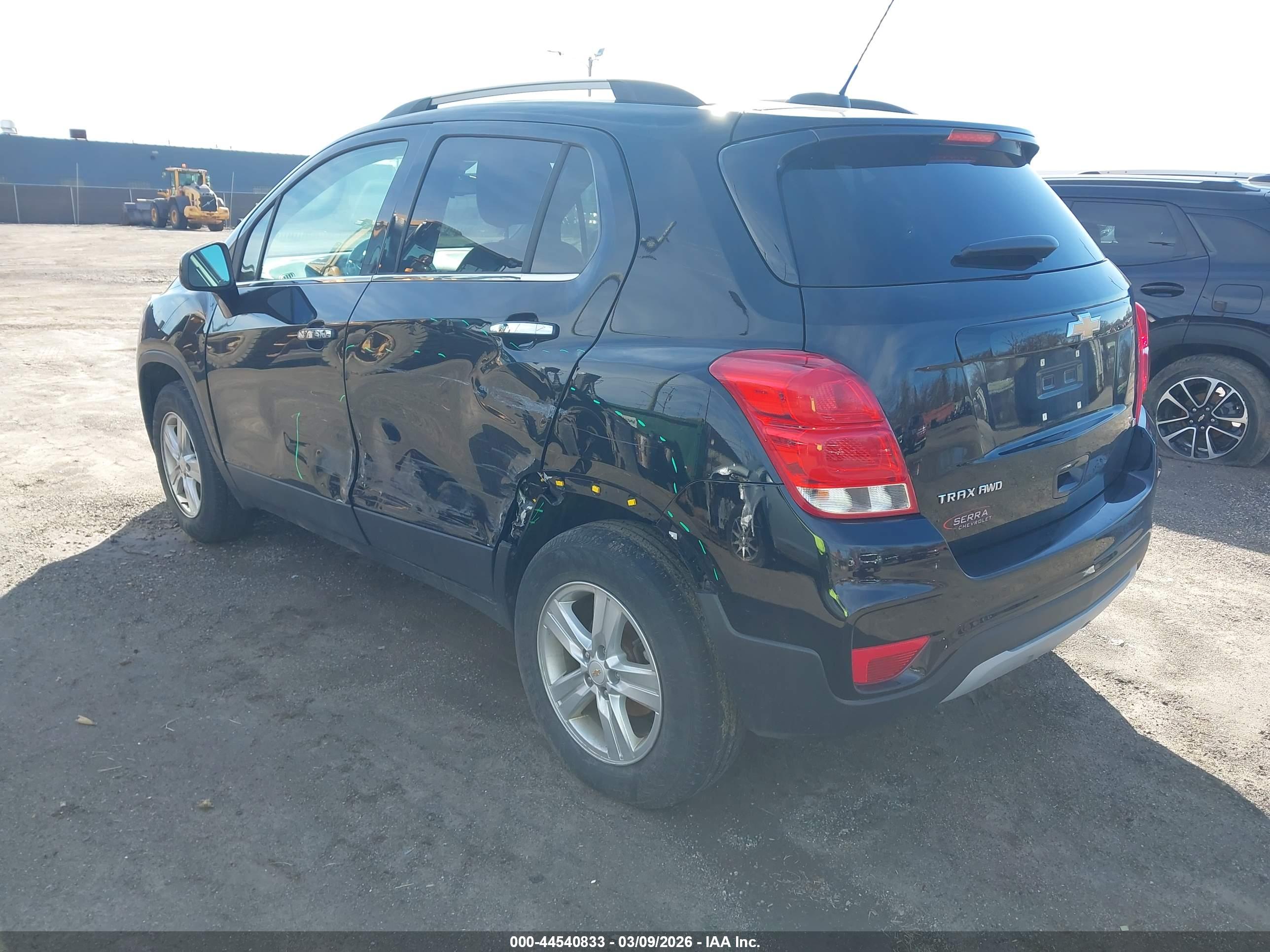 CHEVROLET TRAX image 3