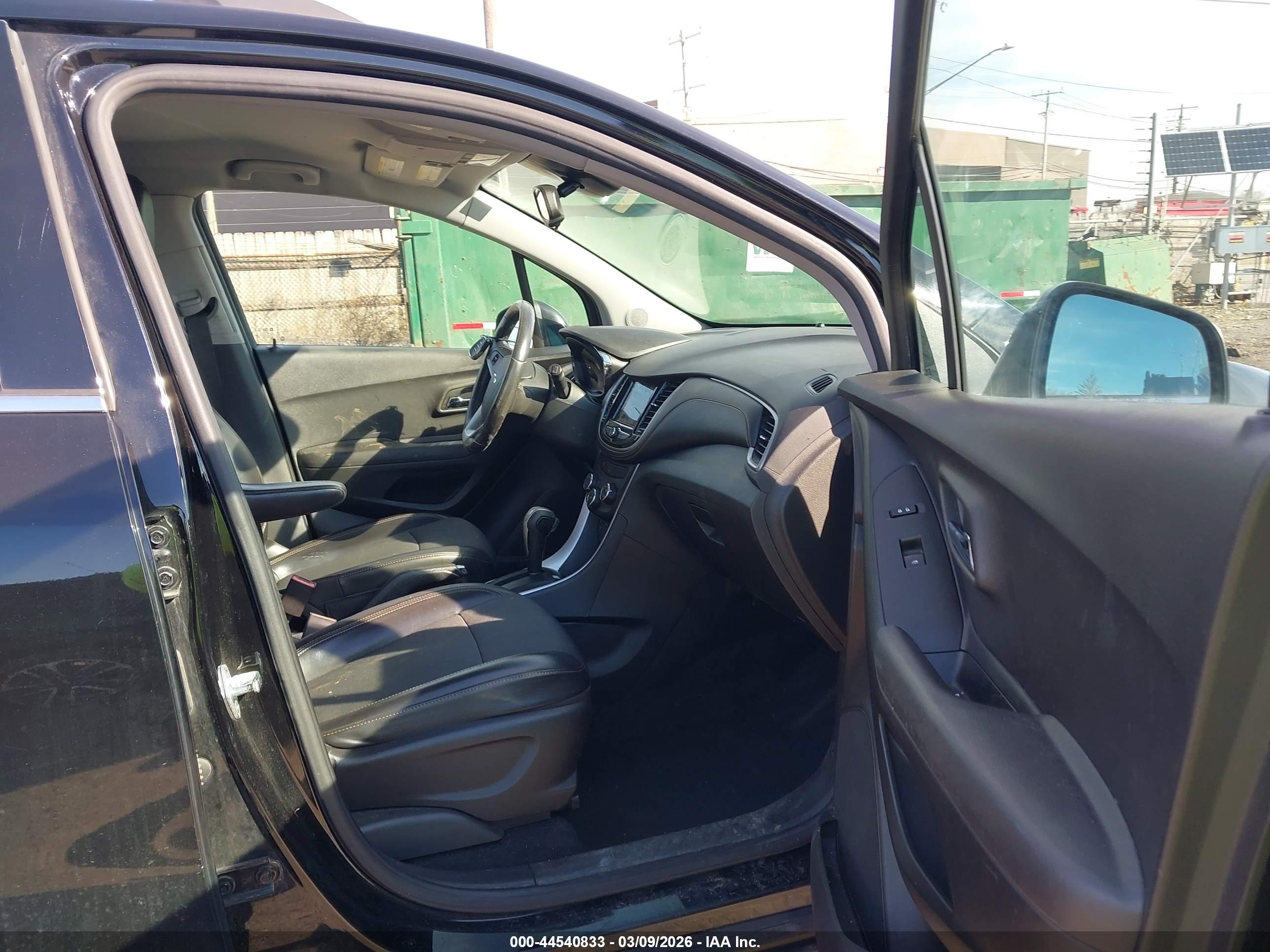 CHEVROLET TRAX image 5