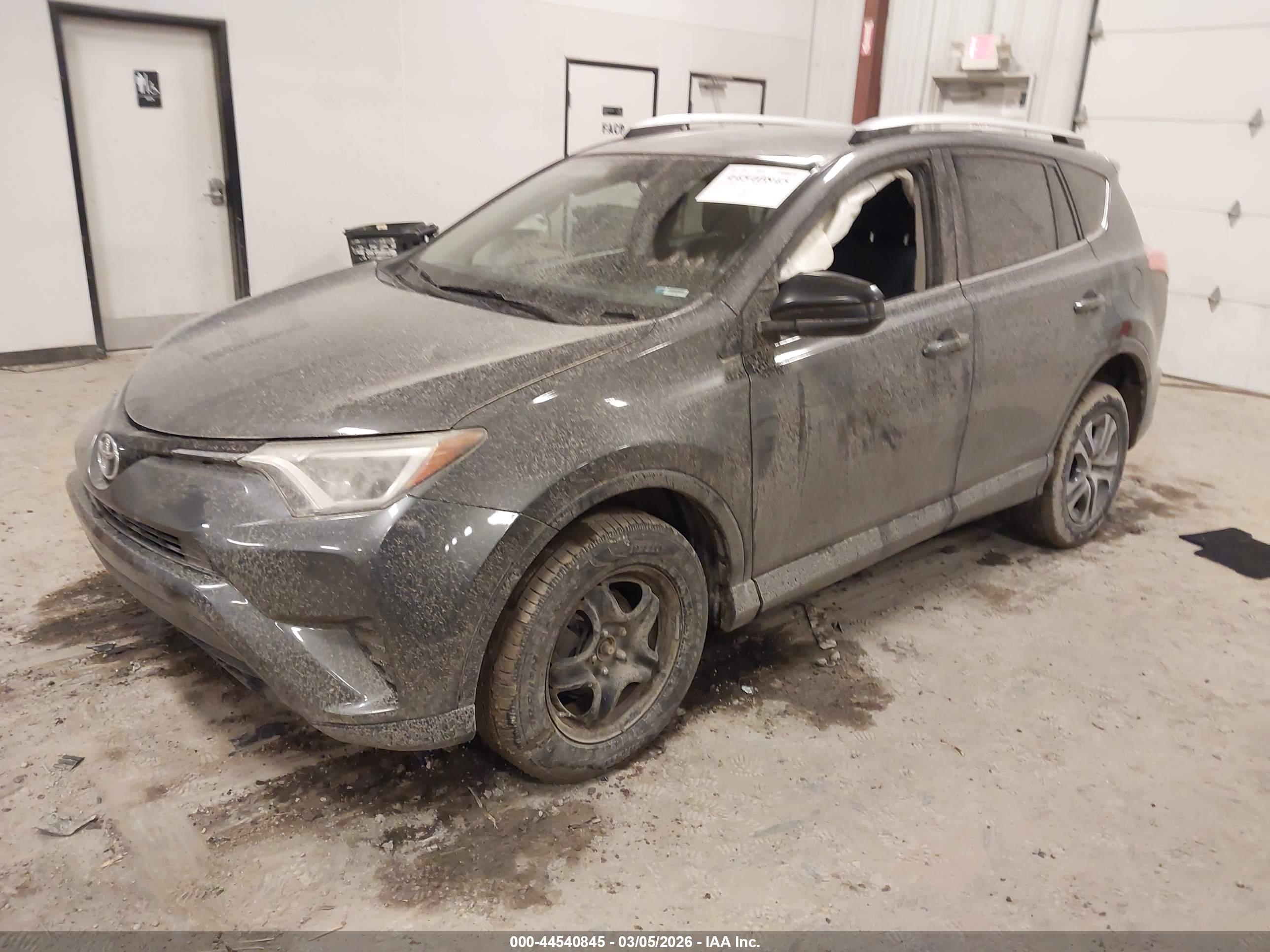 TOYOTA RAV4 image 2