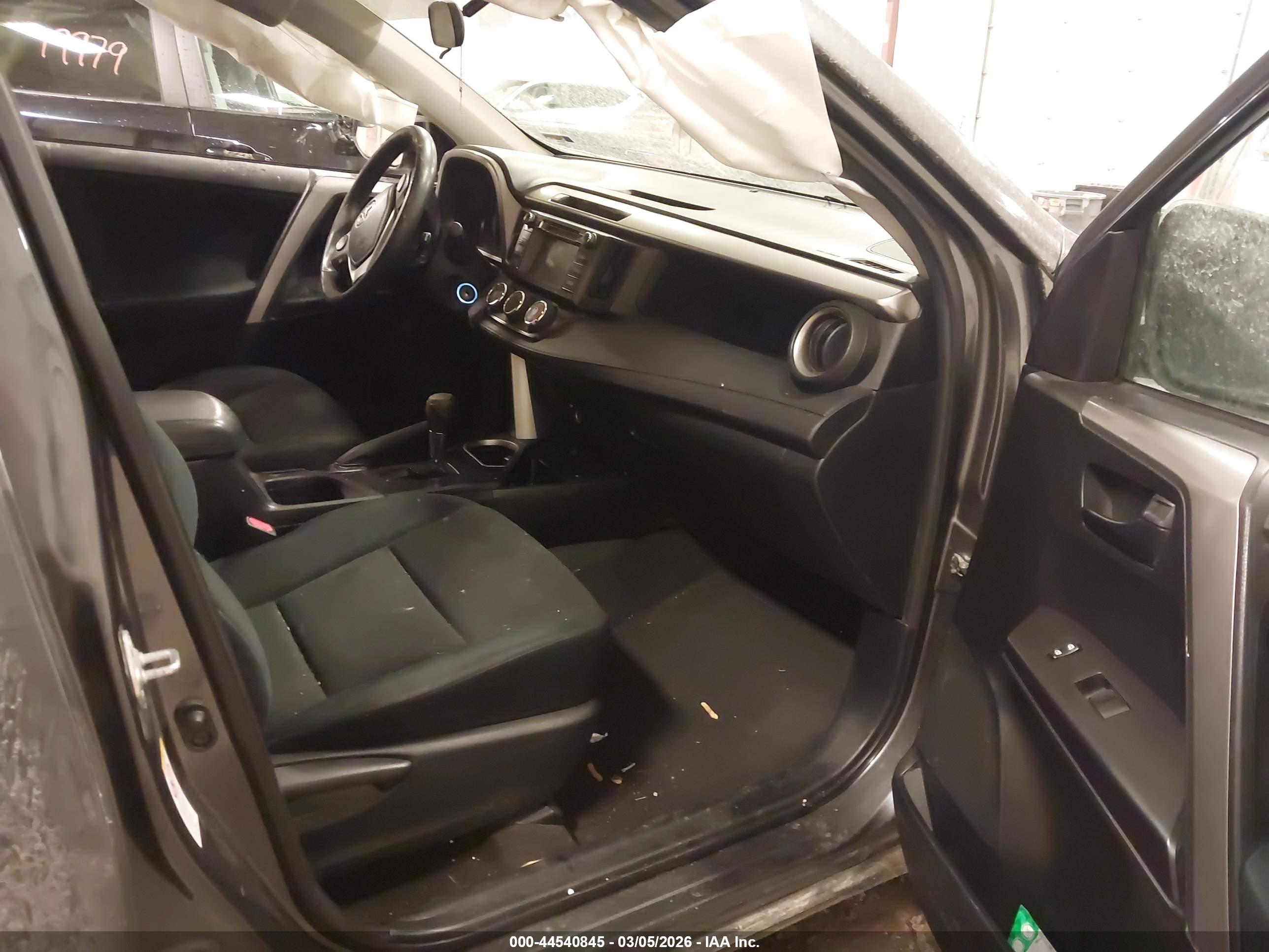 TOYOTA RAV4 image 5