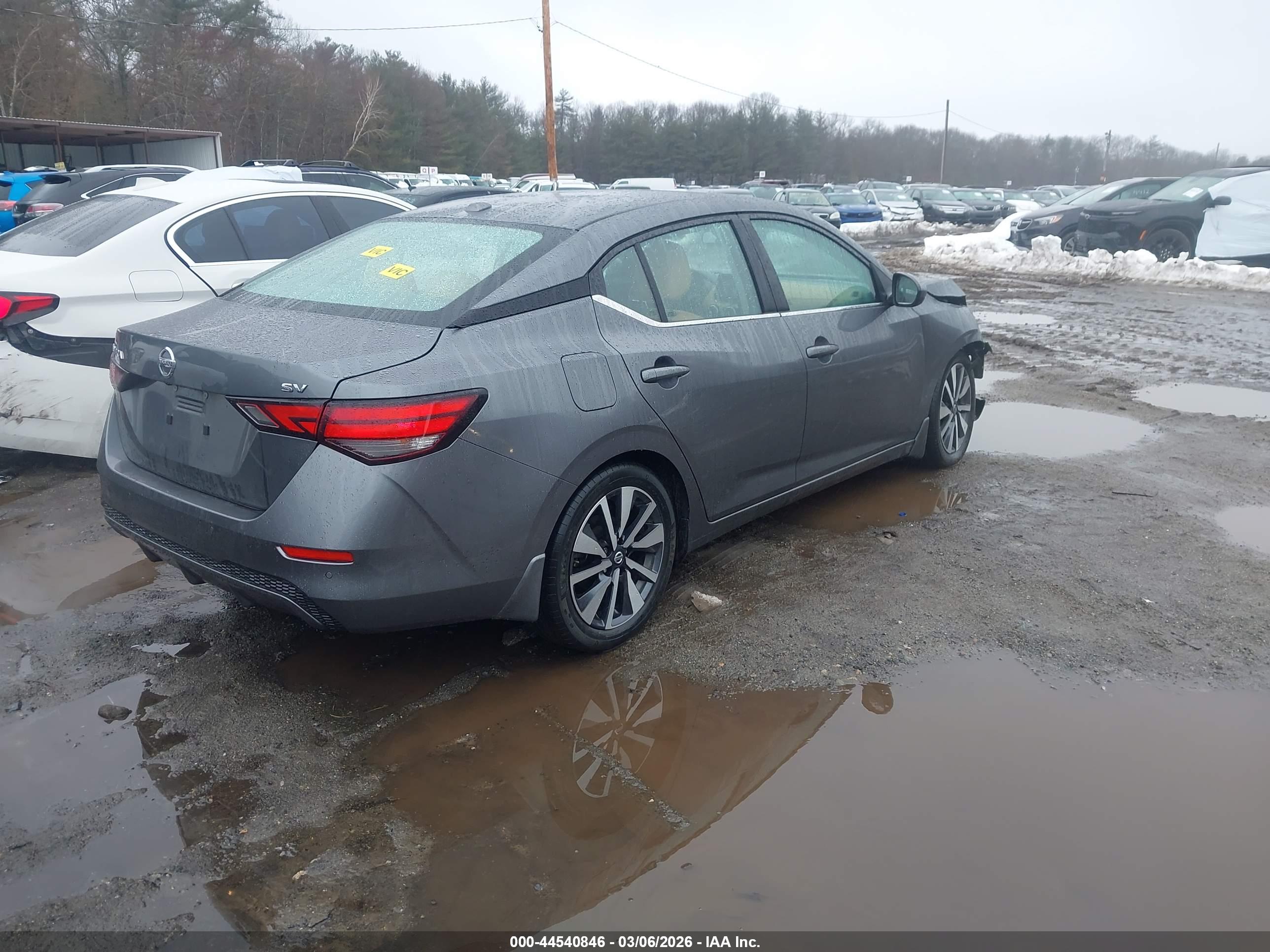 NISSAN SENTRA image 4
